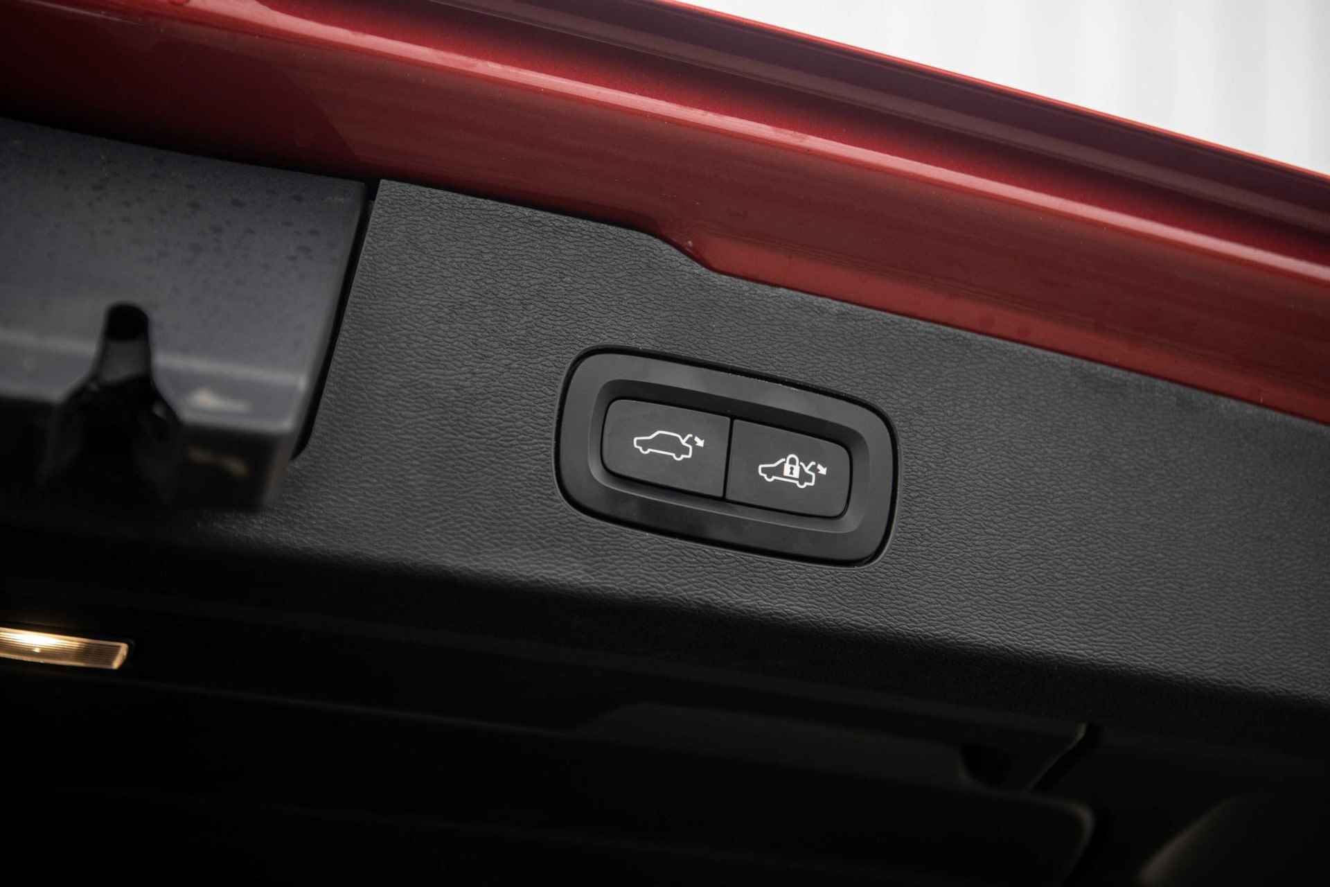 Volvo V60 T6 AWD Inscription Fin € 592 p/m | Navi | Head-up | 360 Camera |Standkachel | Adapt. Cruise| BLIS | Stoel+Stuur verwarming - 33/35