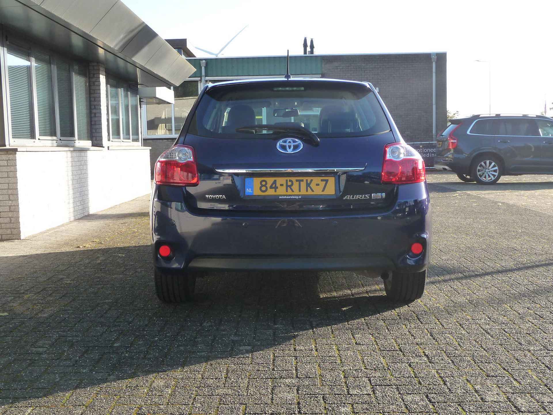 Toyota Auris 1.8 FULL HYBRID EXECUTIVE - 9/32