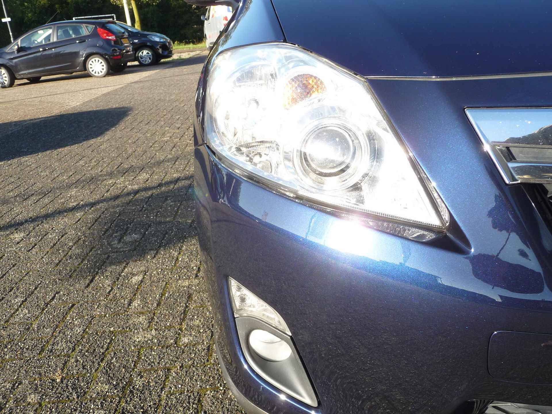 Toyota Auris 1.8 FULL HYBRID EXECUTIVE - 17/32