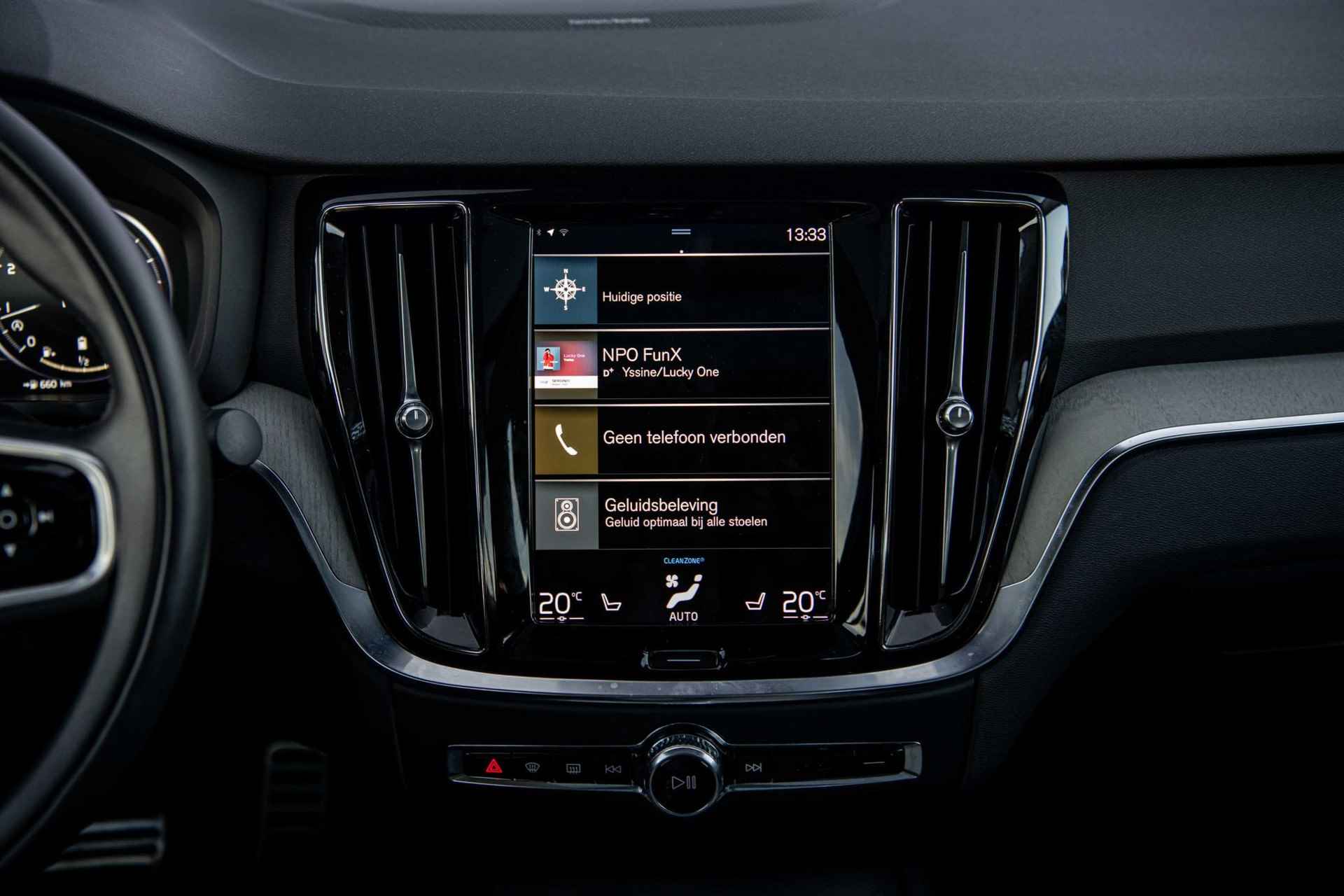 Volvo S60 2.0 B3 Inscription | Harman Kardon | 19 inch |  Elektrische bestuurdersstoel met geheugenfunctie | Parkeercamera | Adaptieve cruise control | - 14/40