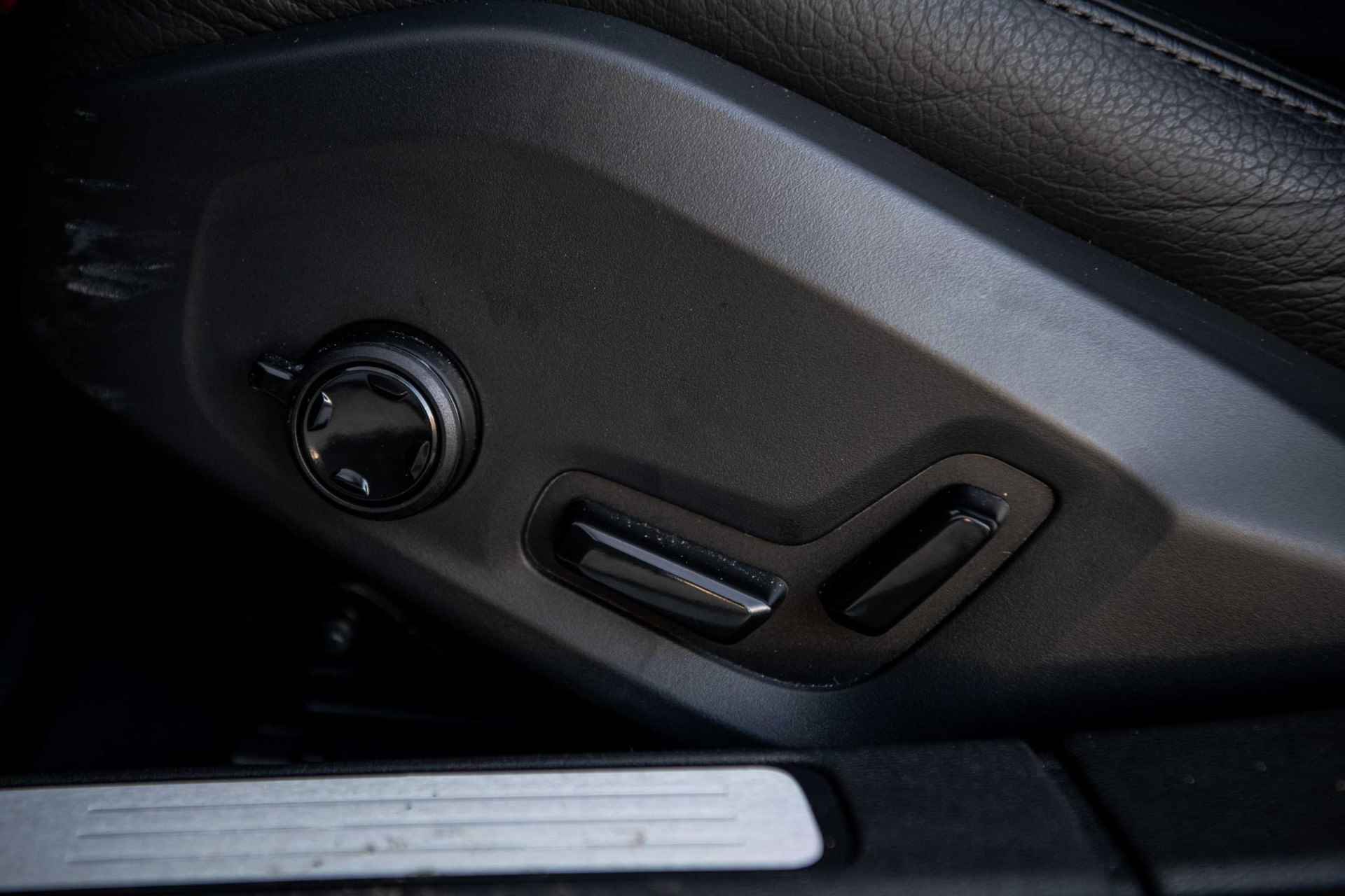 Volvo S60 2.0 B3 Inscription | Harman Kardon | 19 inch |  Elektrische bestuurdersstoel met geheugenfunctie | Parkeercamera | Adaptieve cruise control | - 9/40