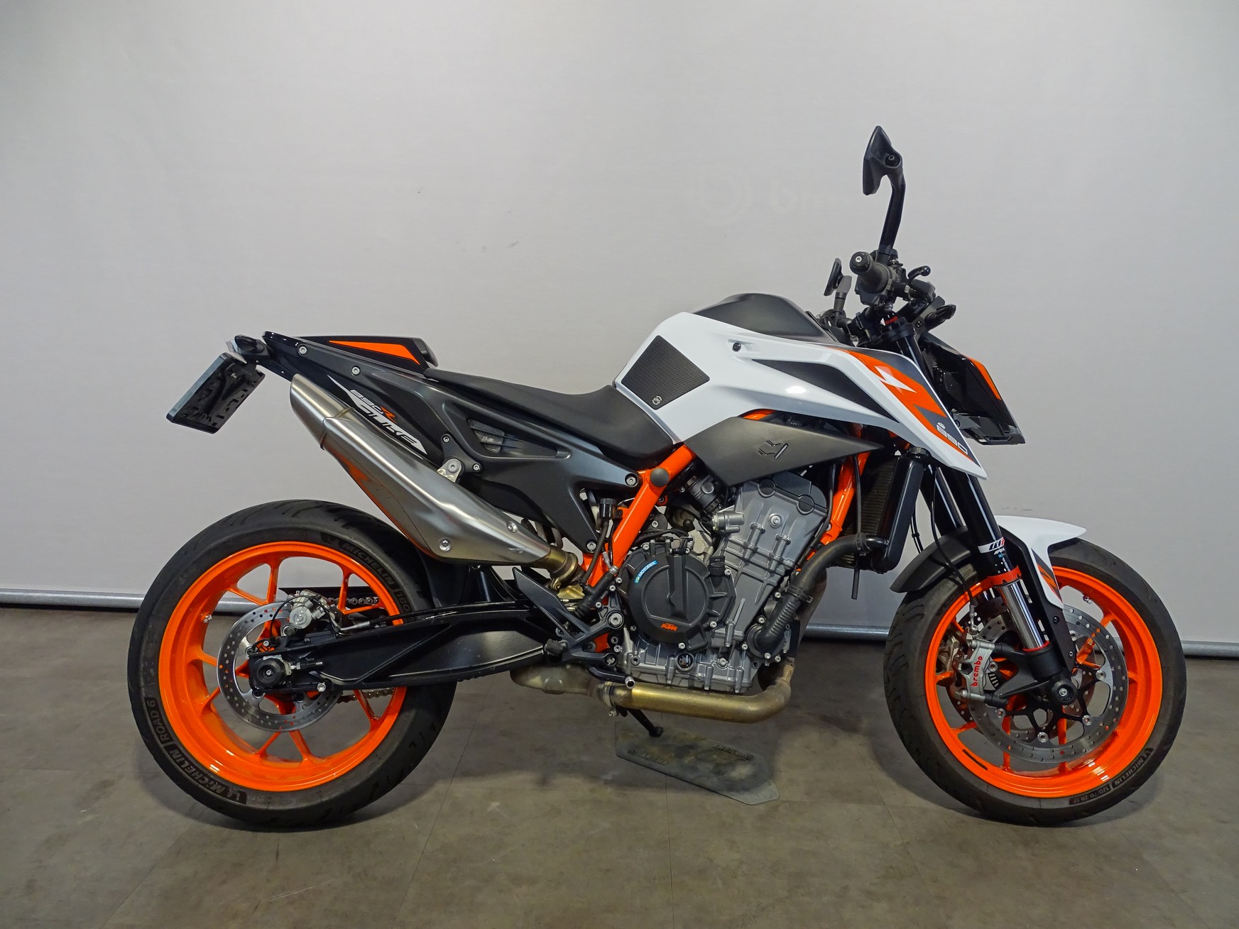 KTM 890 DUKE R