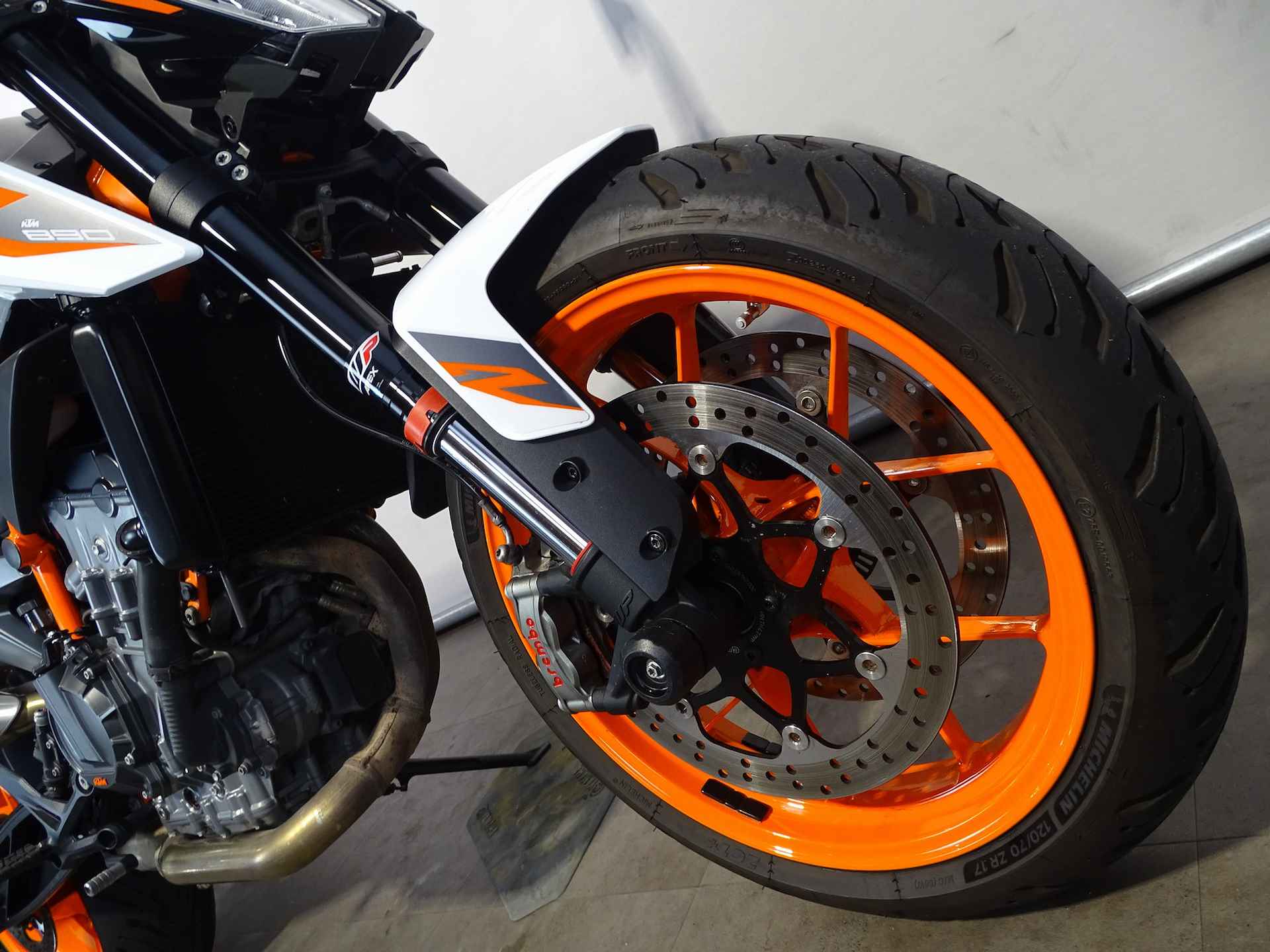 KTM 890 DUKE R - 4/9