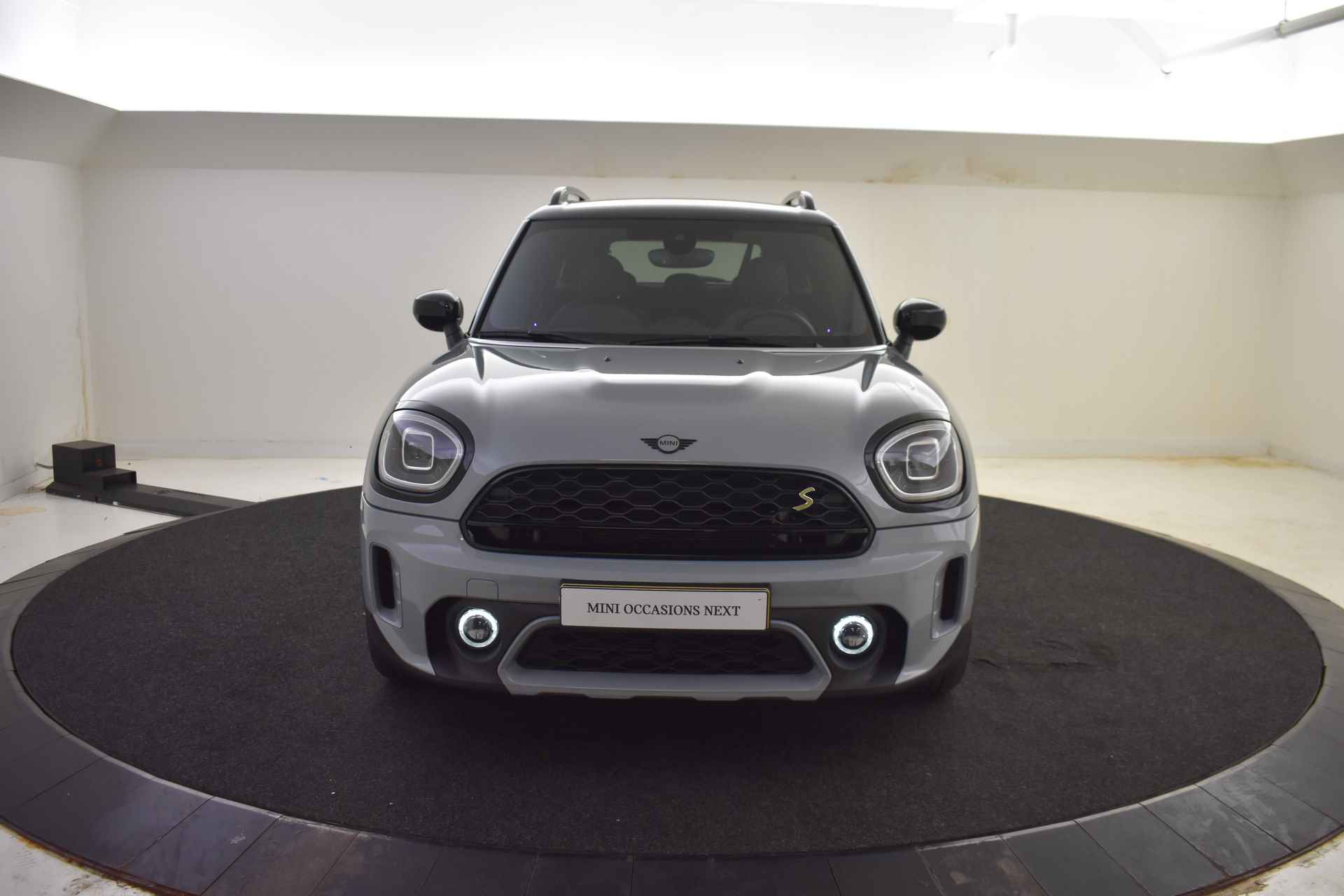 MINI Countryman Cooper SE ALL4 Untamed Automaat / Premium Pakket / Achteruitrijcamera / LED / Comfort Access / Comfortstoelen / Stoelverwarming - 43/44