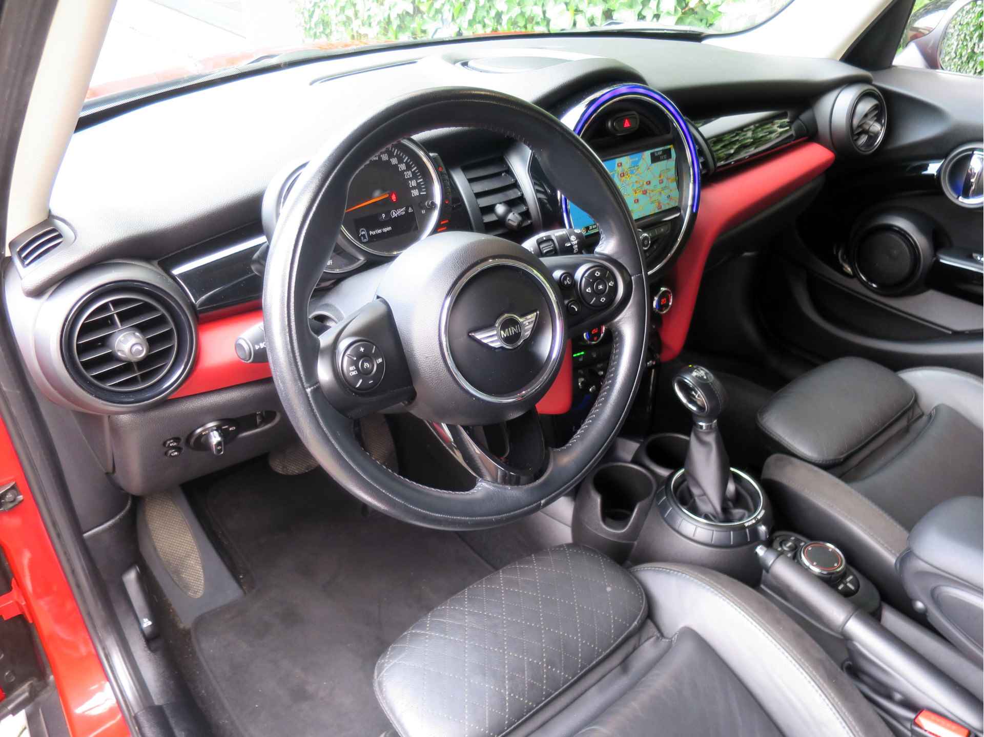 MINI Cooper 1.5 Chili 5-deurs F55 automaat met LED, XL-navi, A.camera en 17" - 9/42