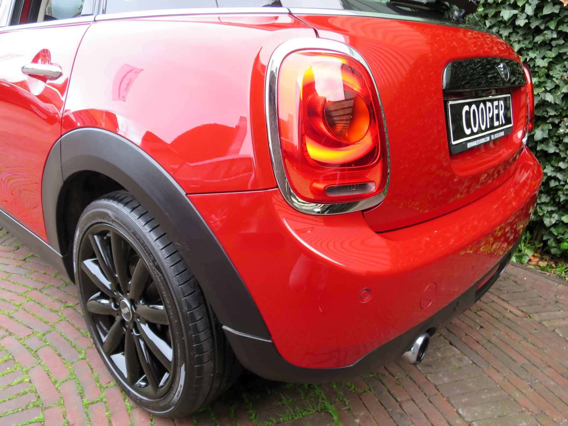 MINI Cooper 1.5 Chili 5-deurs F55 automaat met LED, XL-navi, A.camera en 17" - 29/42