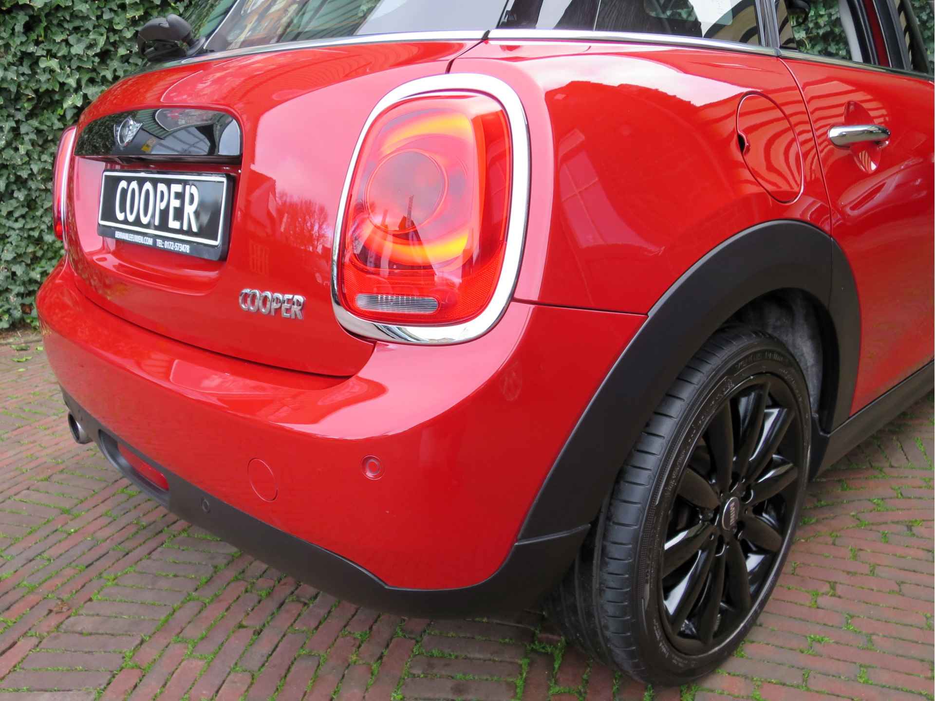 MINI Cooper 1.5 Chili 5-deurs F55 automaat met LED, XL-navi, A.camera en 17" - 30/42