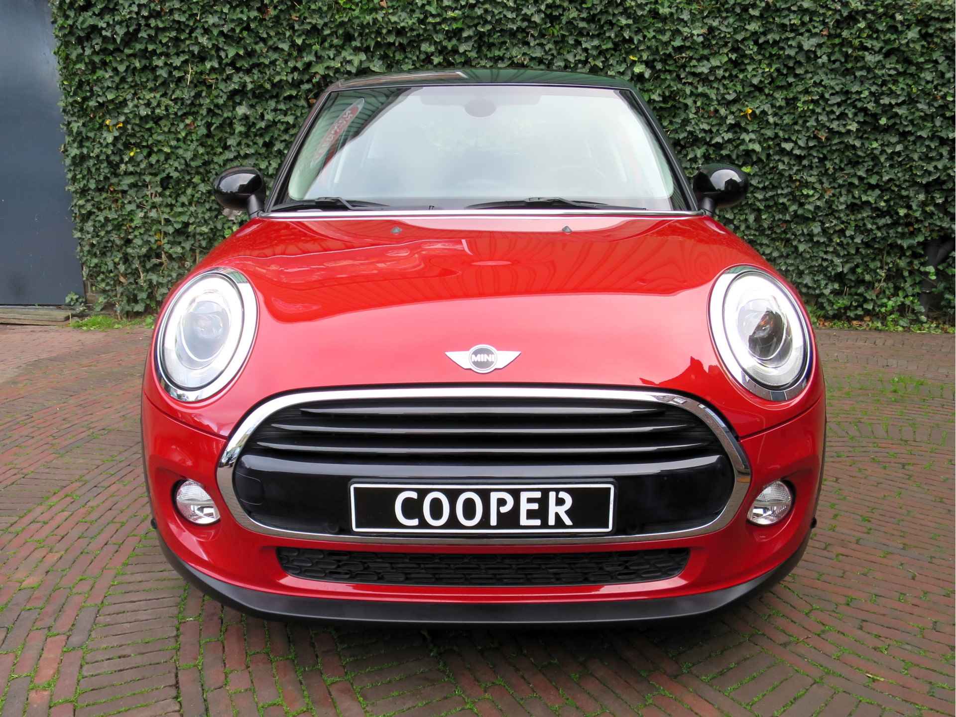 MINI Cooper 1.5 Chili 5-deurs F55 automaat met LED, XL-navi, A.camera en 17" - 33/42