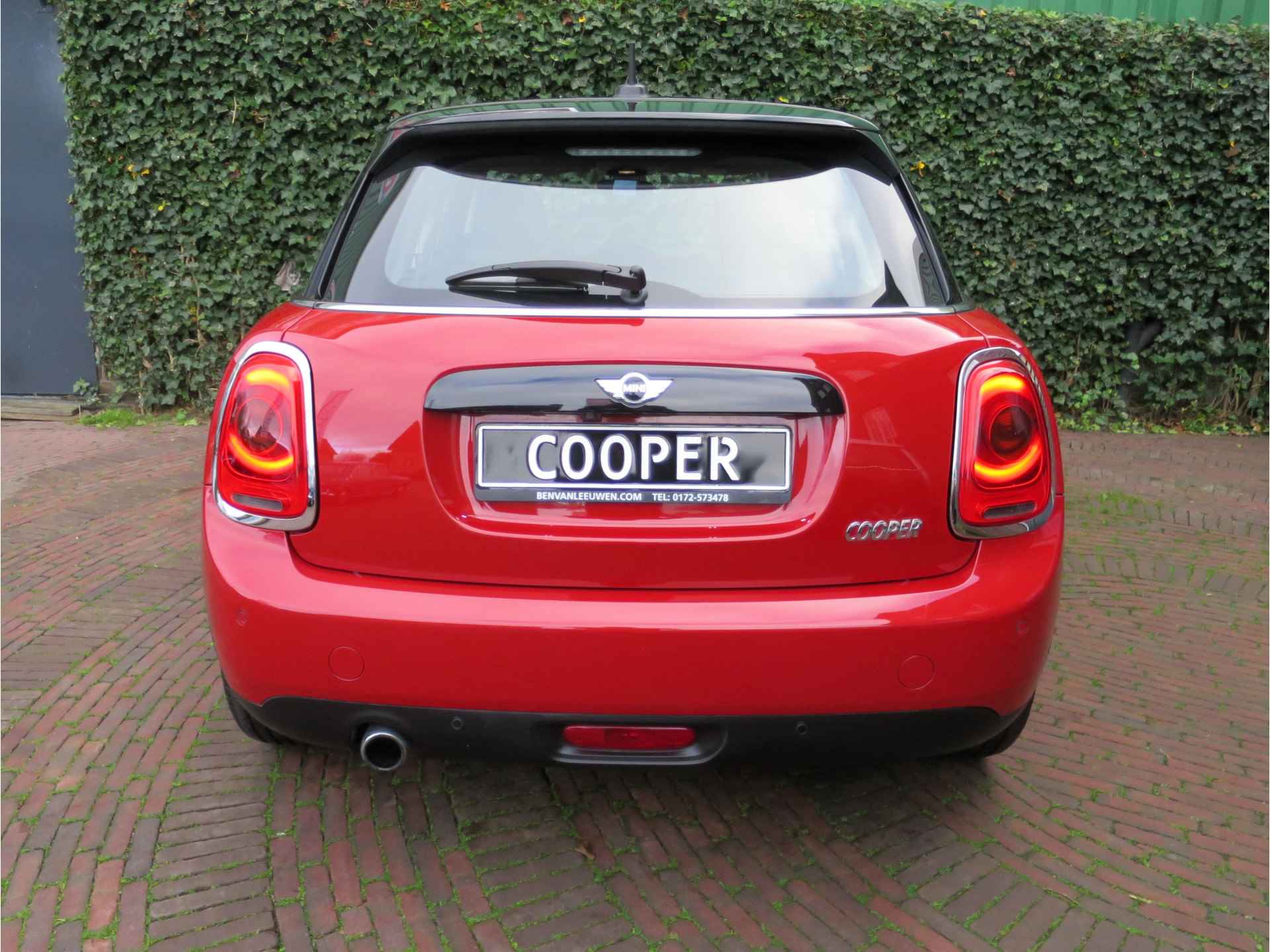 MINI Cooper 1.5 Chili 5-deurs F55 automaat met LED, XL-navi, A.camera en 17" - 34/42