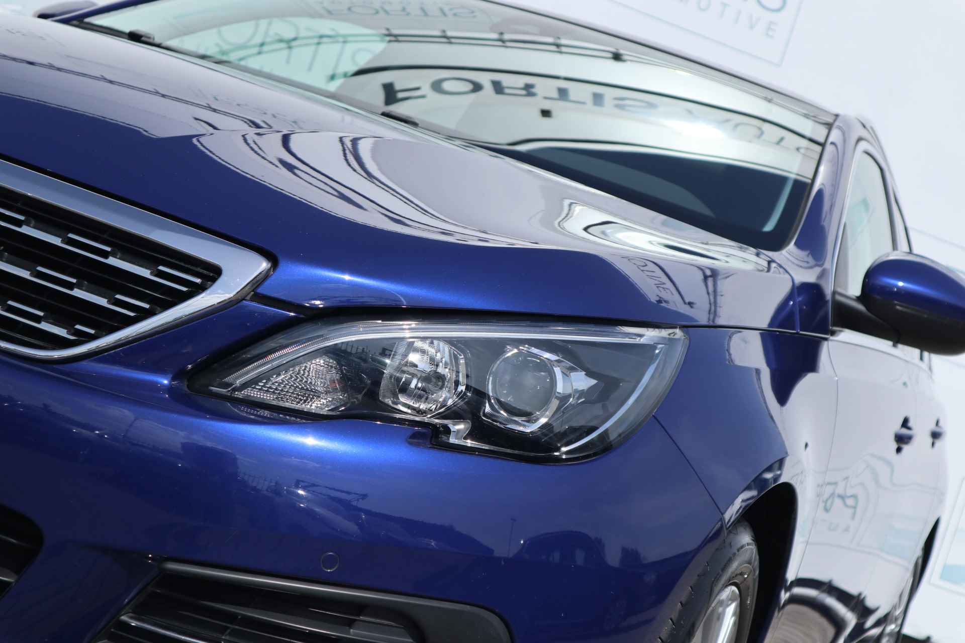 Peugeot 308 SW 1.2 PureTech Blue Lease Premium NL AUTO | PANO | LEDER | STOELVERW | CAMERA | CARPLAY | 2de PINSTERDAG GEOPEND VAN 10:00 T/M 16:00 UUR - 18/38