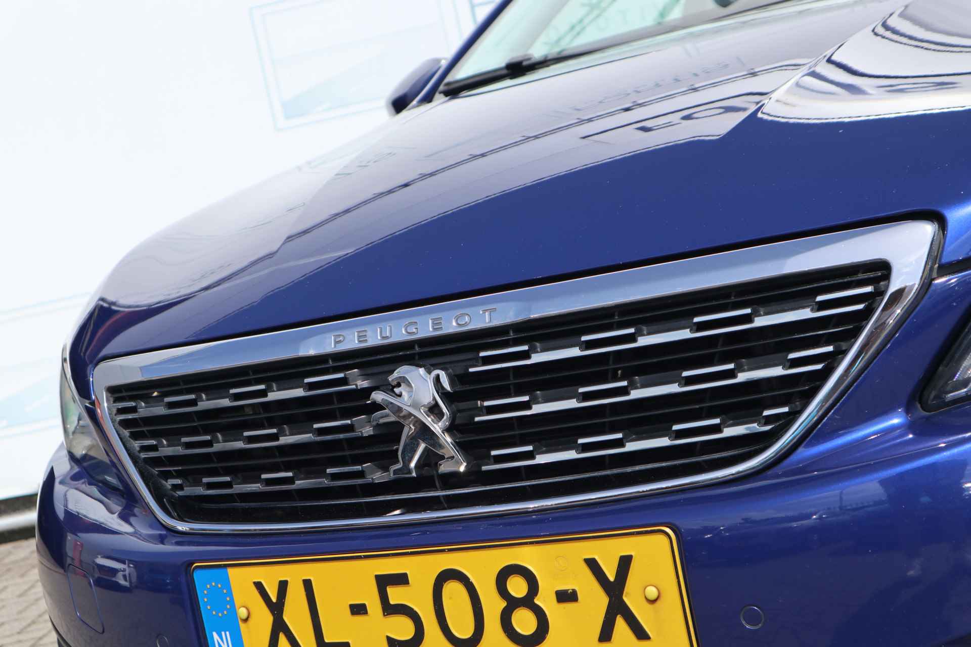Peugeot 308 SW 1.2 PureTech Blue Lease Premium NL AUTO | PANO | LEDER | STOELVERW | CAMERA | CARPLAY | - 19/38