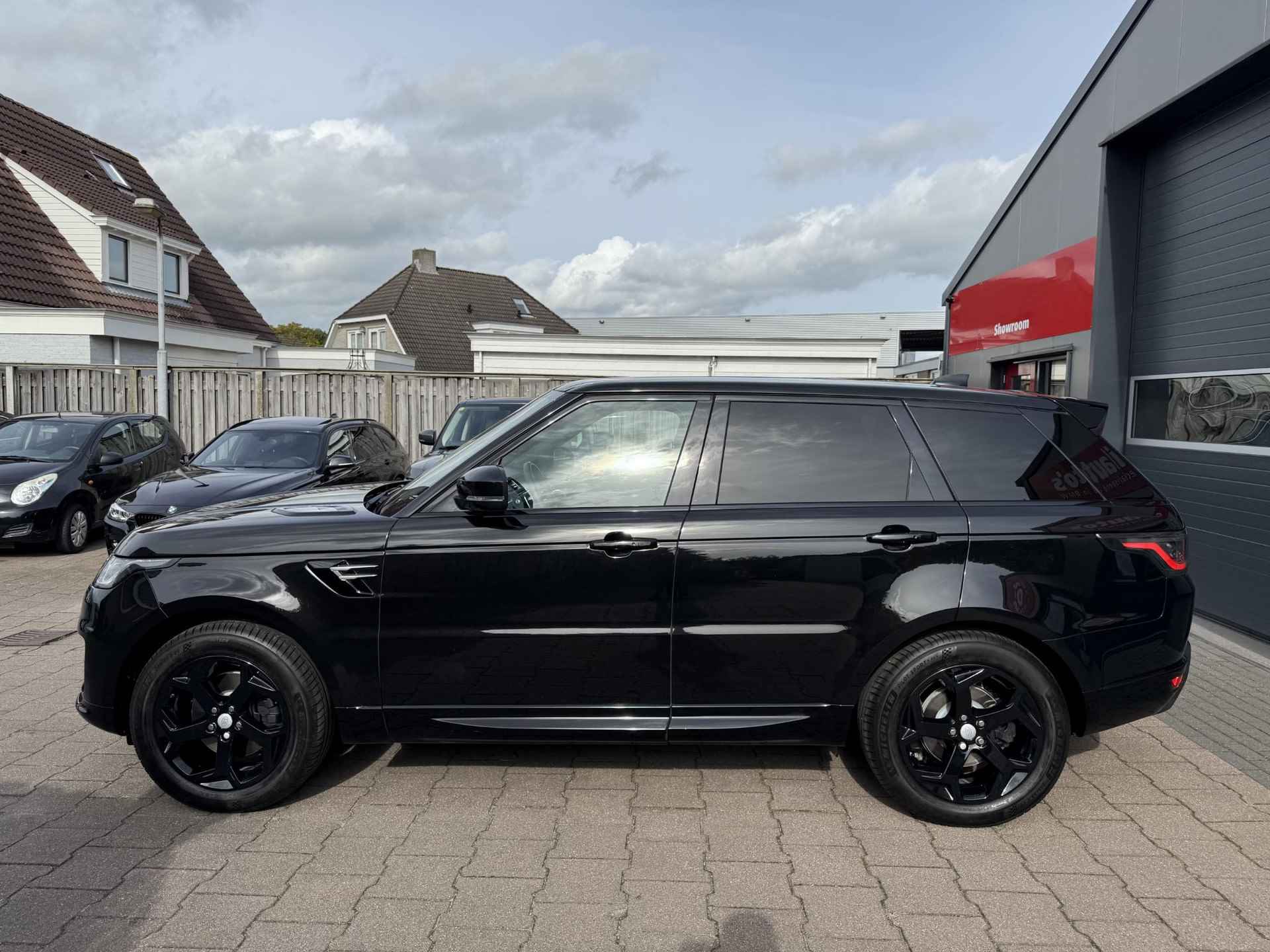 Land Rover Range Rover Sport 2.0 SD4 HSE 7p. Black Edition - 4/26