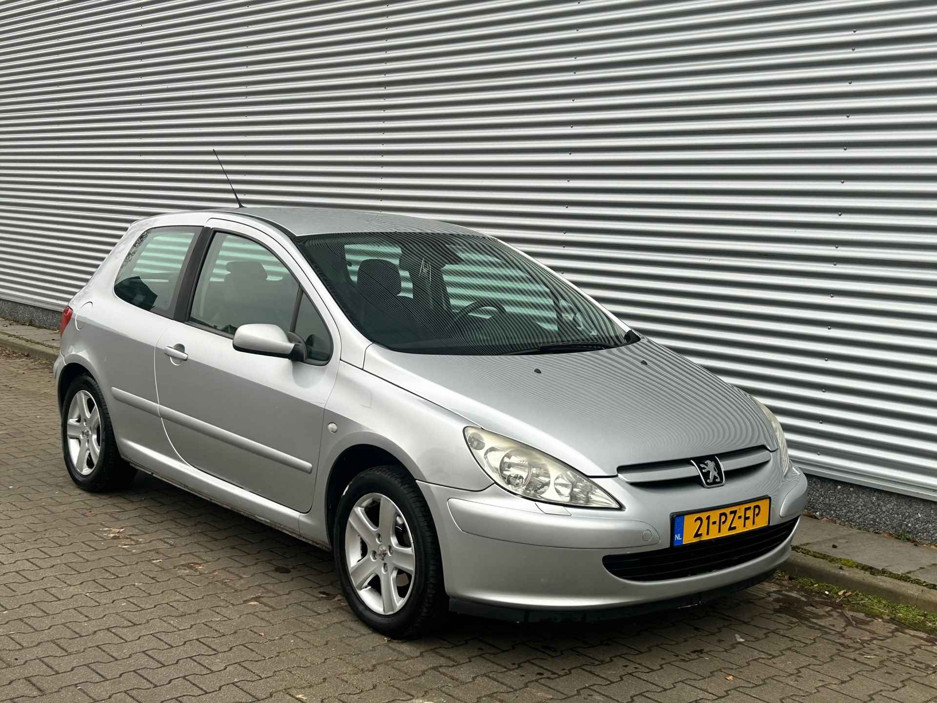 Peugeot 307 1.6-16V Griffe | Leder | Trekhaak | Stoelvw. | Clima | - 7/19