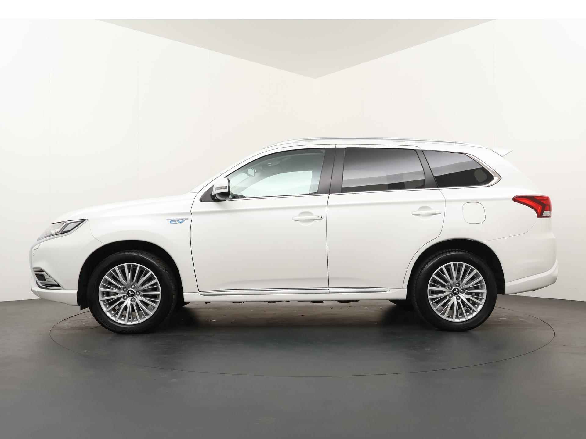 Mitsubishi Outlander 2.4 PHEV Intense+ - 2/34