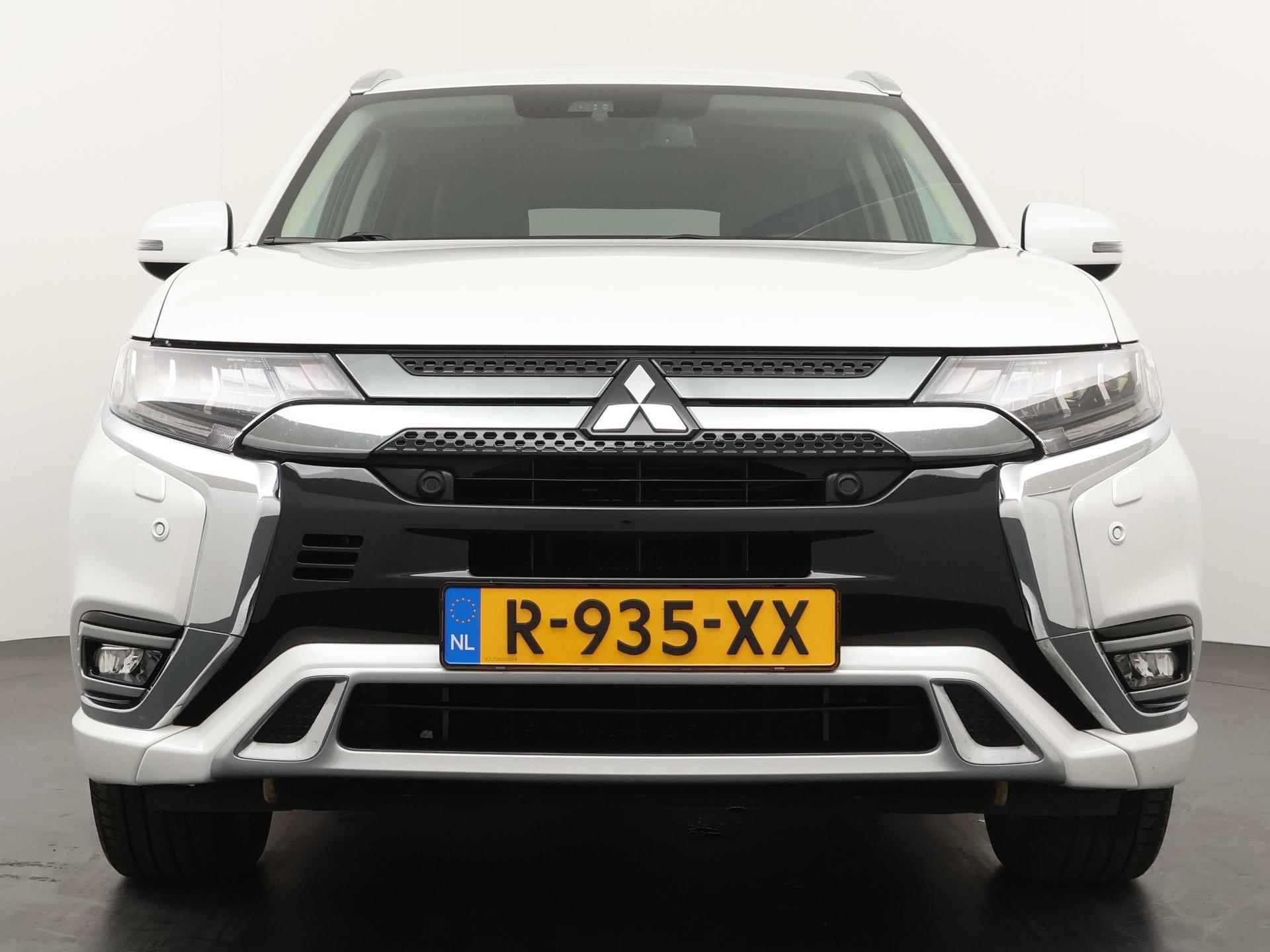 Mitsubishi Outlander 2.4 PHEV Intense+ - 9/34