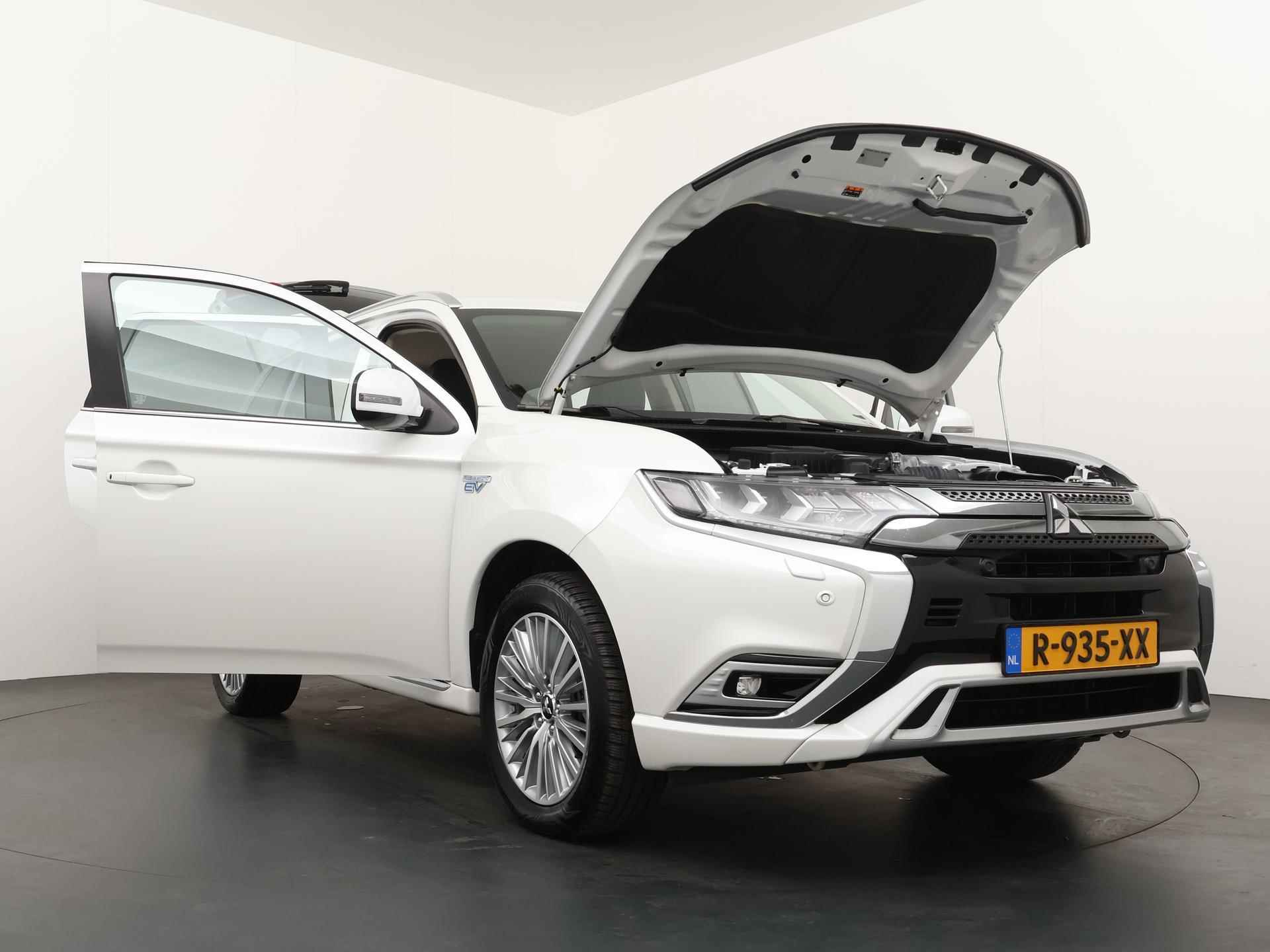 Mitsubishi Outlander 2.4 PHEV Intense+ - 26/34