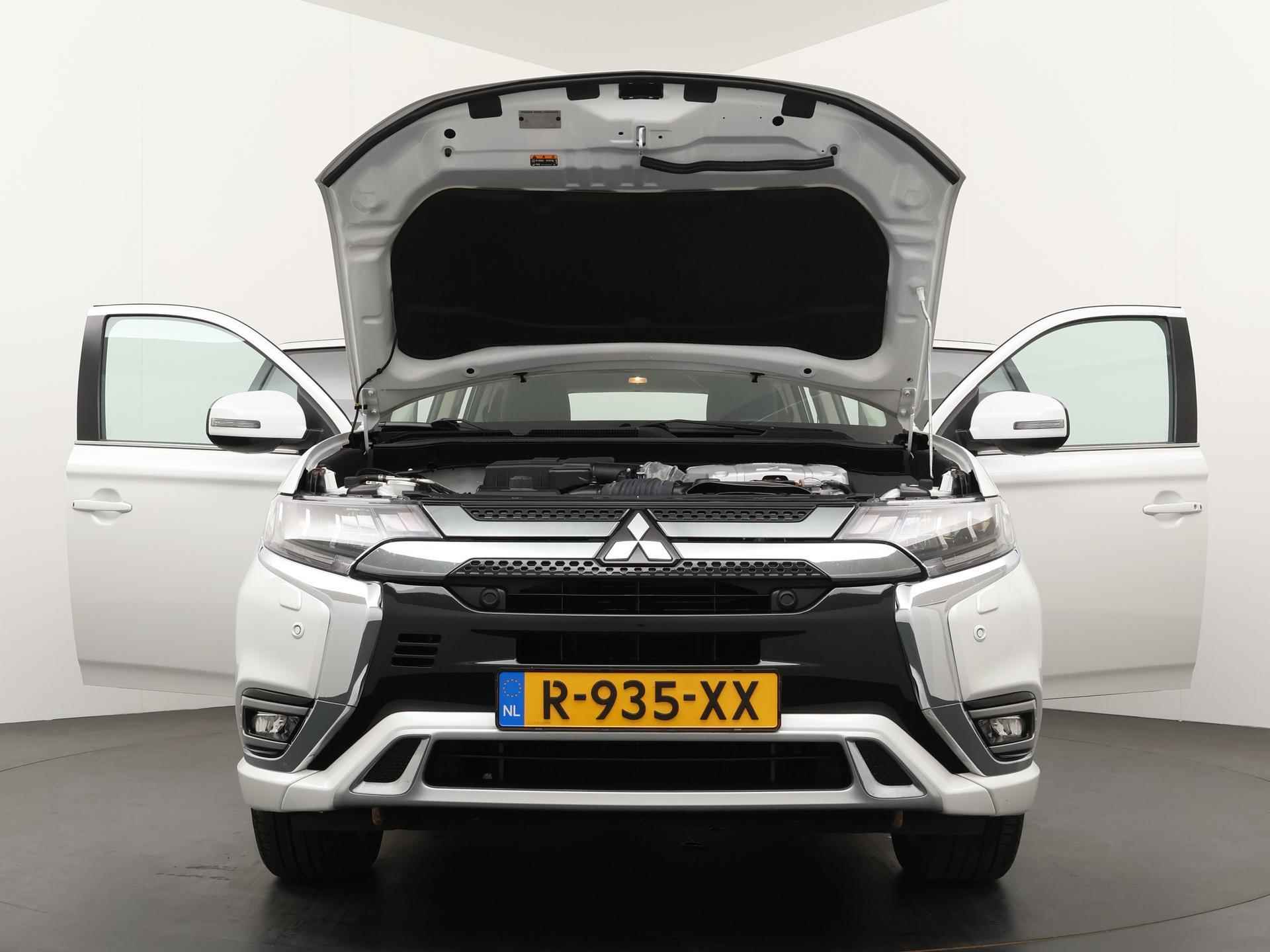 Mitsubishi Outlander 2.4 PHEV Intense+ - 27/34