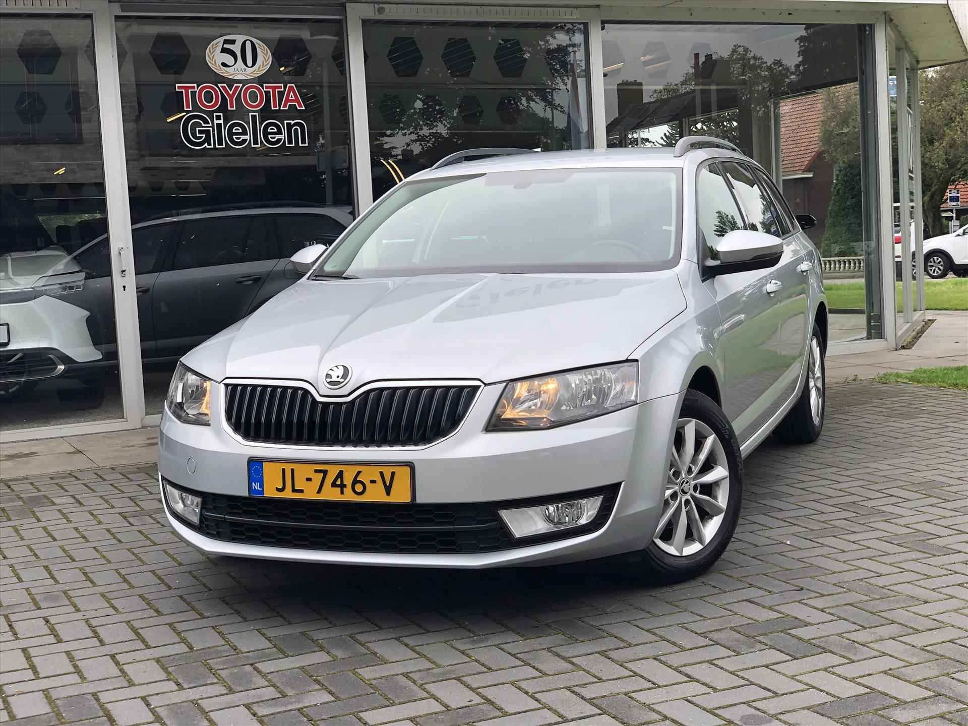 Skoda Octavia 1.2 TSI DSG Ambition Businessline | Navigatie, Cruise control, Parkeersensoren, Climate control, Privacy glass - 2/33