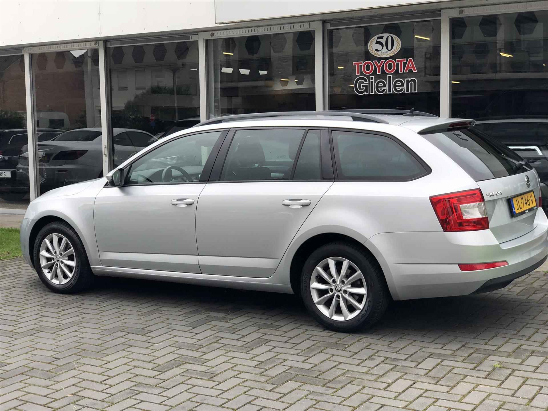 Skoda Octavia 1.2 TSI DSG Ambition Businessline | Navigatie, Cruise control, Parkeersensoren, Climate control, Privacy glass - 28/33