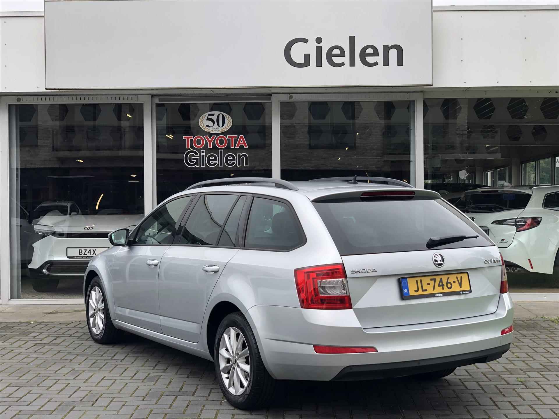 Skoda Octavia 1.2 TSI DSG Ambition Businessline | Navigatie, Cruise control, Parkeersensoren, Climate control, Privacy glass - 32/33