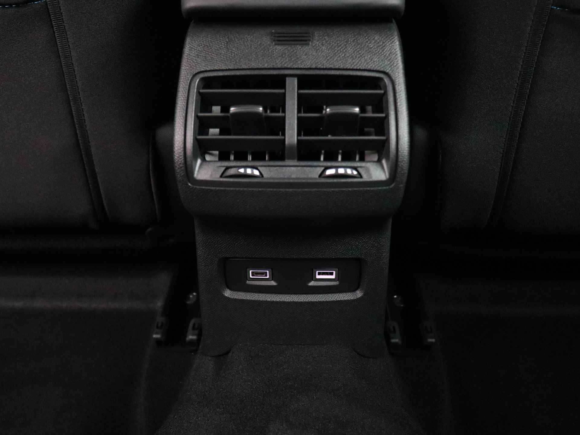 Citroën Ë-C4 You 50 kWh | Rijklaar | Apple Carplay | Comfort Seats | - 23/26