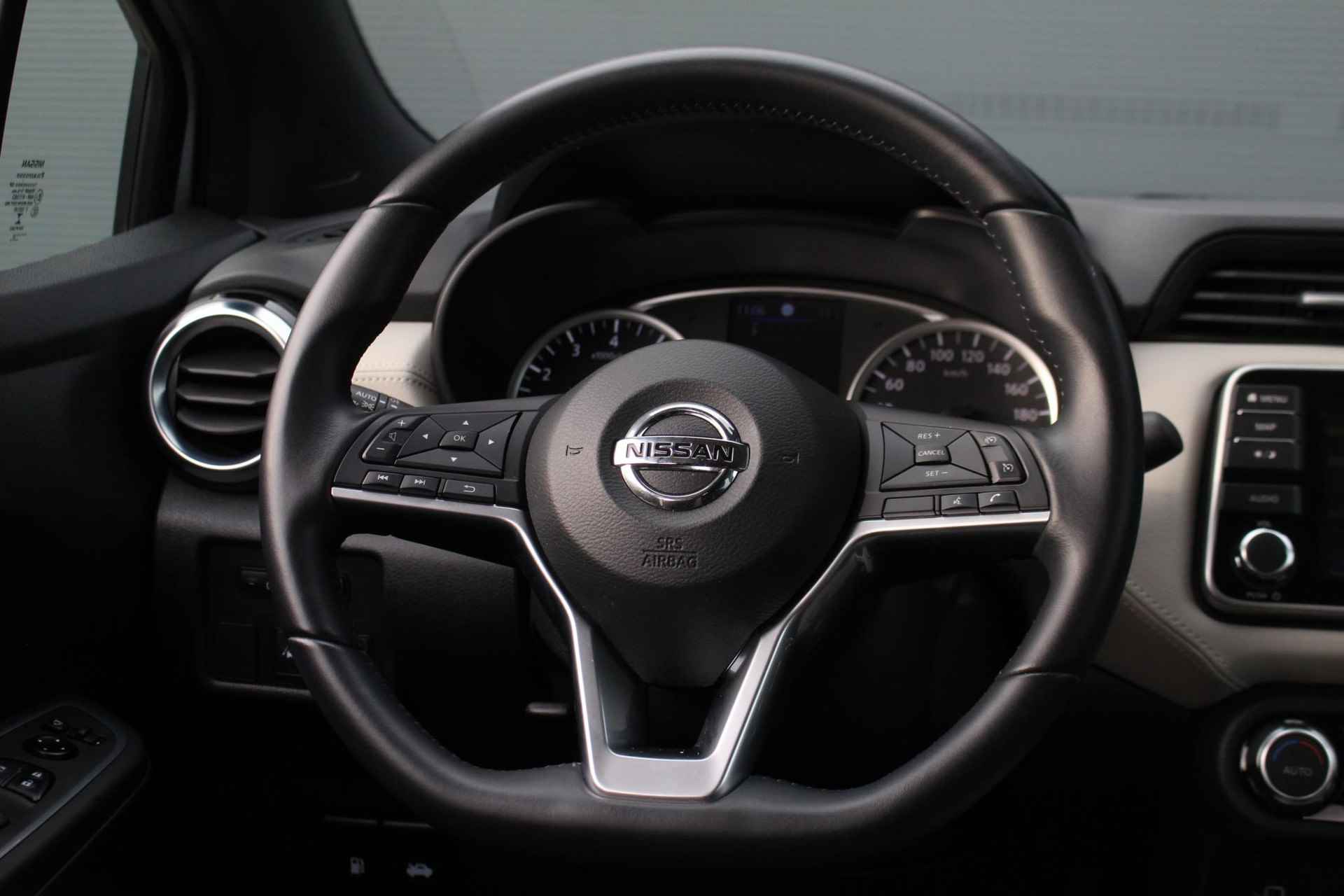 Nissan Micra 1.0 IG-T Tekna 90pk | Stoelverwarming | Navigatie | Apple Carplay | Android Auto | Eerste eigenaar | Achteruitrijcamera - 23/36