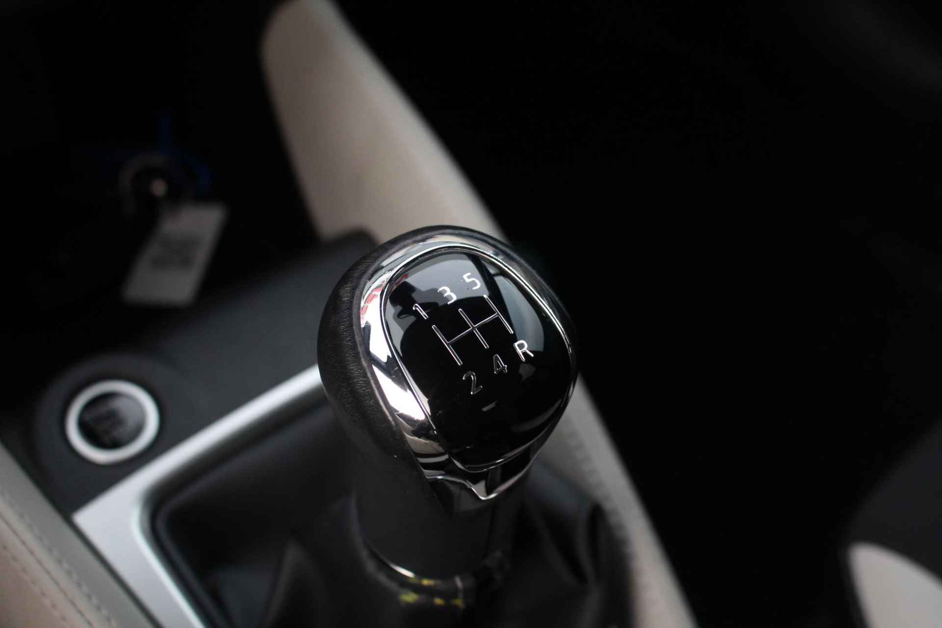 Nissan Micra 1.0 IG-T Tekna 90pk | Stoelverwarming | Navigatie | Apple Carplay | Android Auto | Eerste eigenaar | Achteruitrijcamera - 28/36