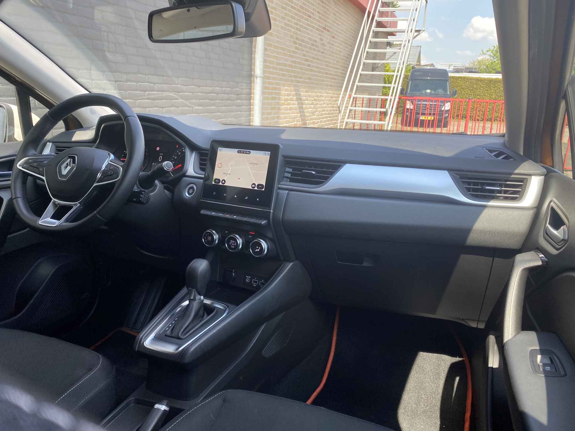 Renault Captur 1.3 TCe 130 Zen AUT. | 1e eigenaar | dealer onderhouden | navigatie | climate | apple carplay | parkeersensoren - 17/37