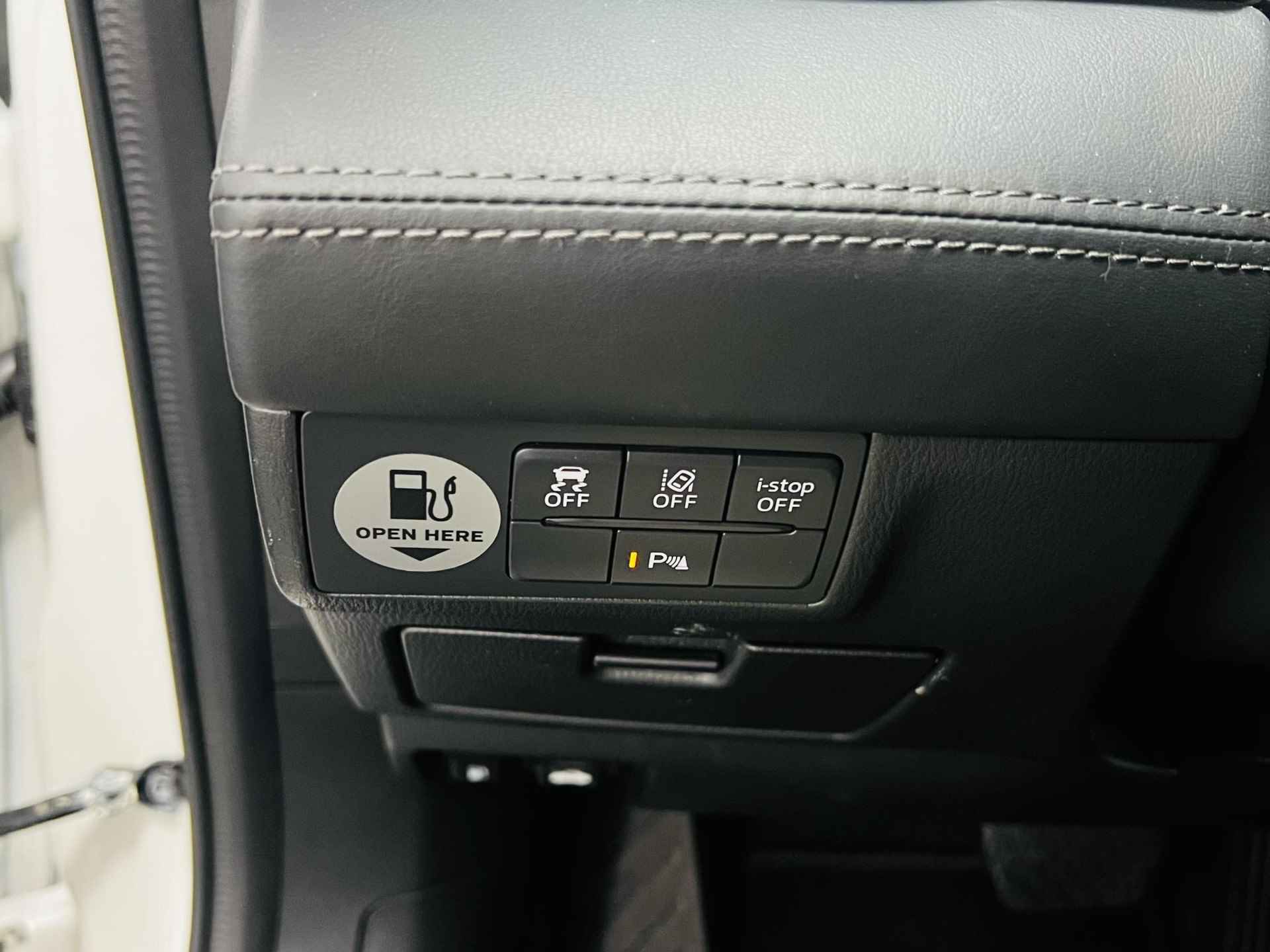Mazda 6 Sportbreak 2.0 SkyActiv-G 165 Essence Automaat Navi airco stoelverwarming stuurverwarming adaptief cruise controle Camera Xenon verlichting lm velgen dealer onderhouden echt een hele mooie nette auto - 16/21