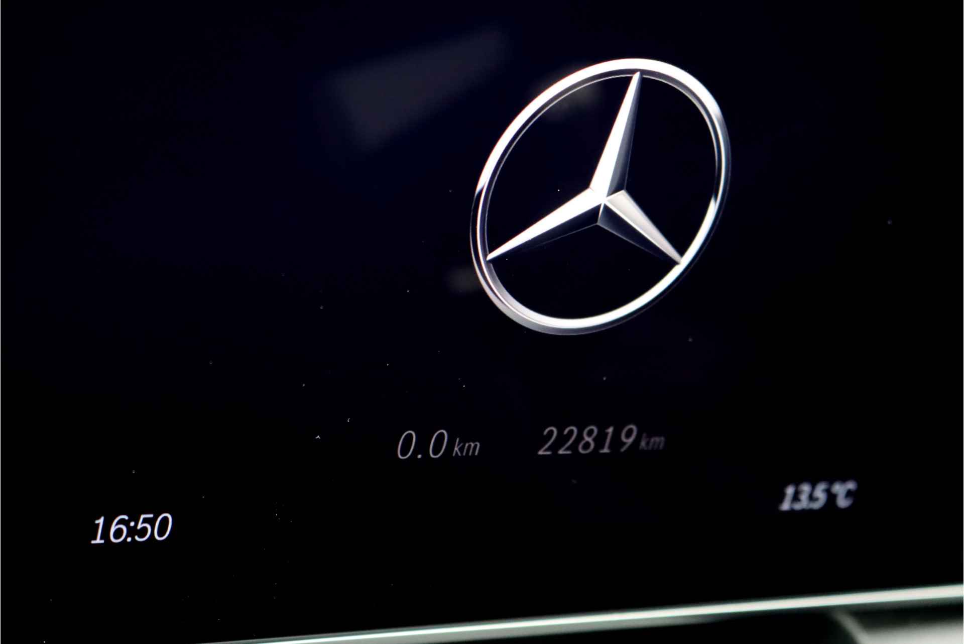 Mercedes-Benz GLC 200 4-MATIC AMG Line Aut9, Panoramadak, Distronic, Memory, Surround Camera, Verwarmd Stuurwiel, Dodehoekassistent, Etc. - 33/43