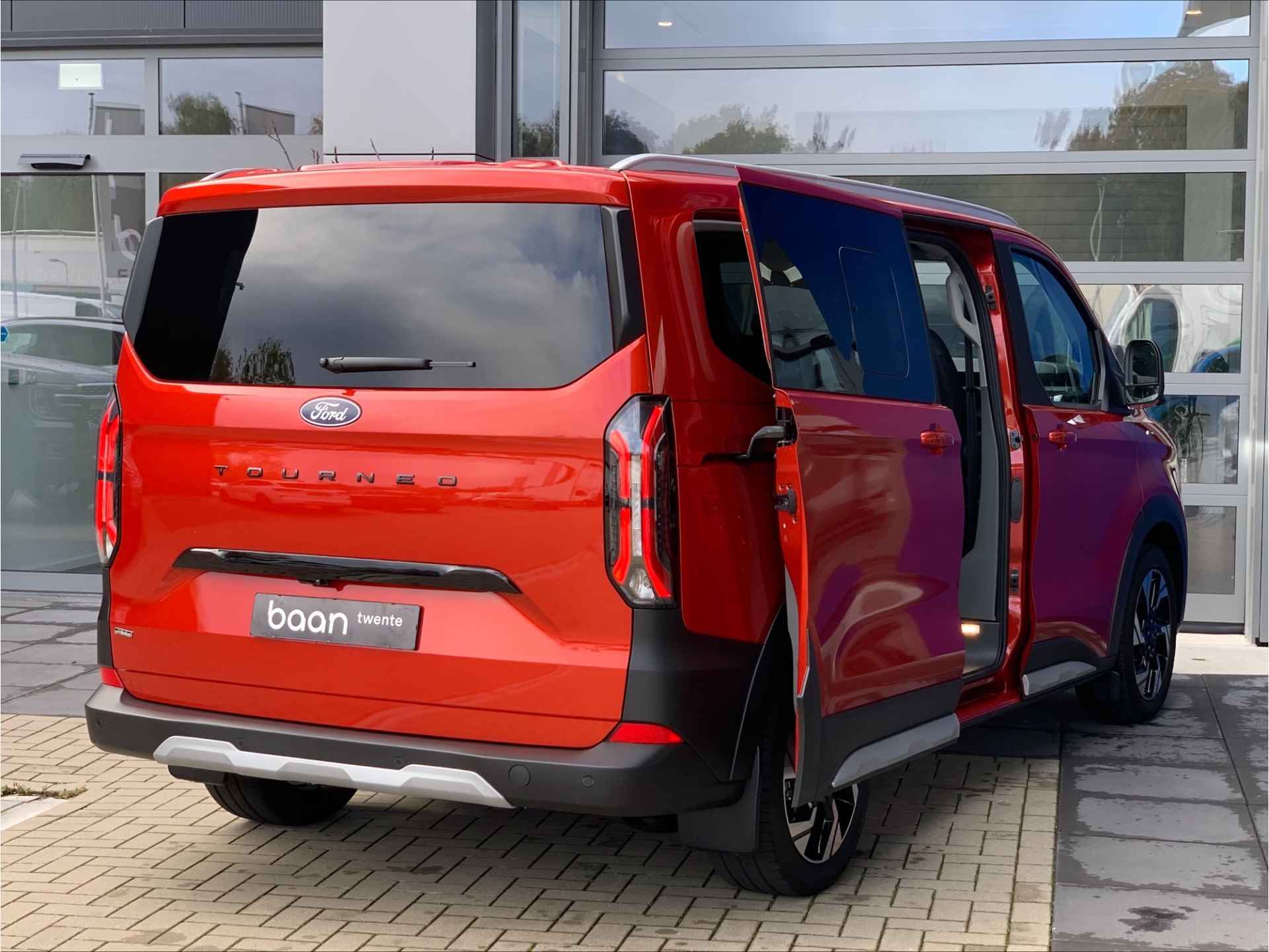 Ford Tourneo Custom 2.5 Plug-IN Hybrid 233 PK | ACTIVE | 1.850 kg Trekgewicht | 8 Persoons | Trekhaak | Leer | B&O | Adaptive Cruise C. | - 7/63