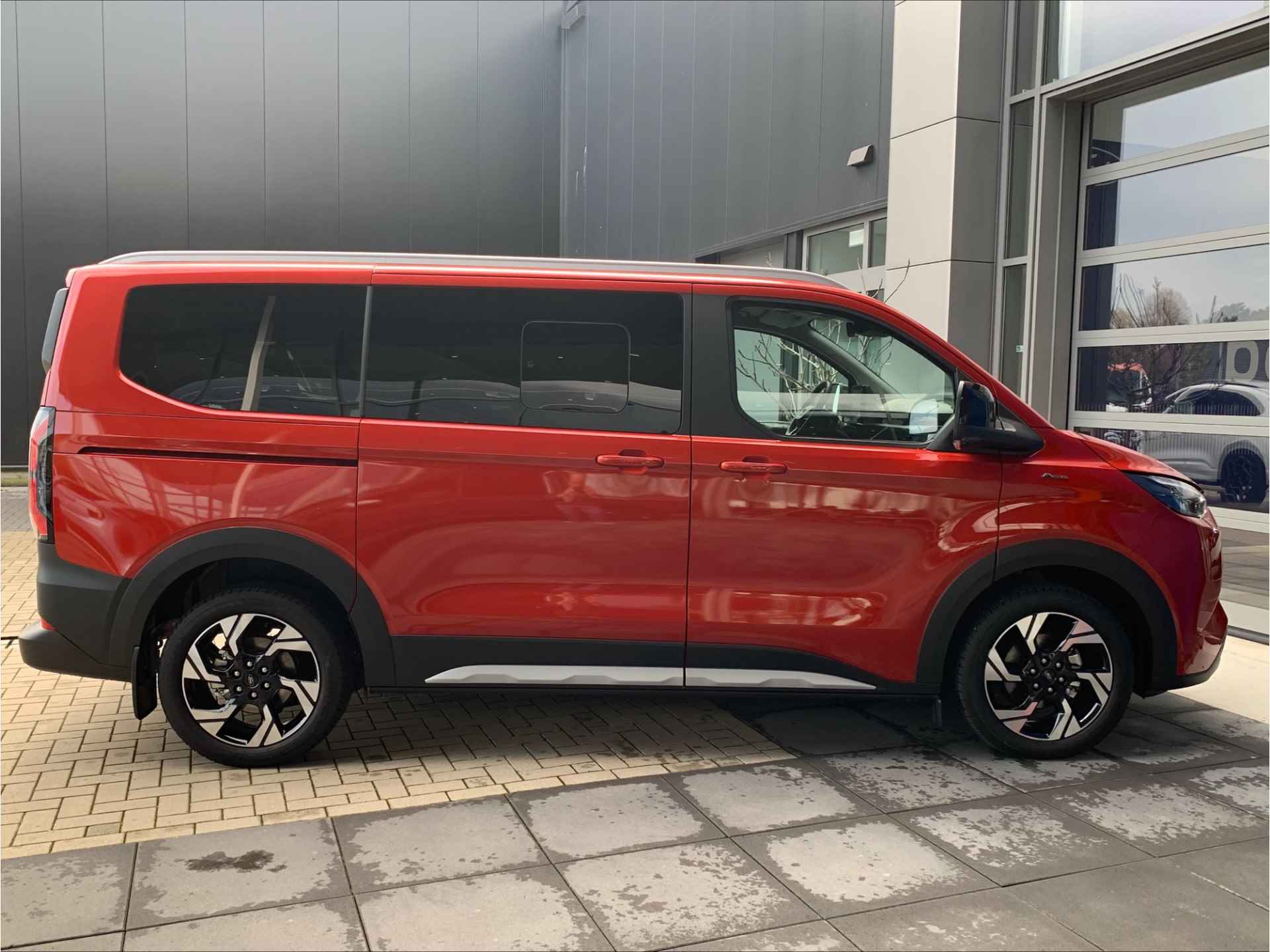 Ford Tourneo Custom 2.5 Plug-IN Hybrid 233 PK | ACTIVE | 1.850 kg Trekgewicht | 8 Persoons | Trekhaak | Leer | B&O | Adaptive Cruise C. | - 12/63