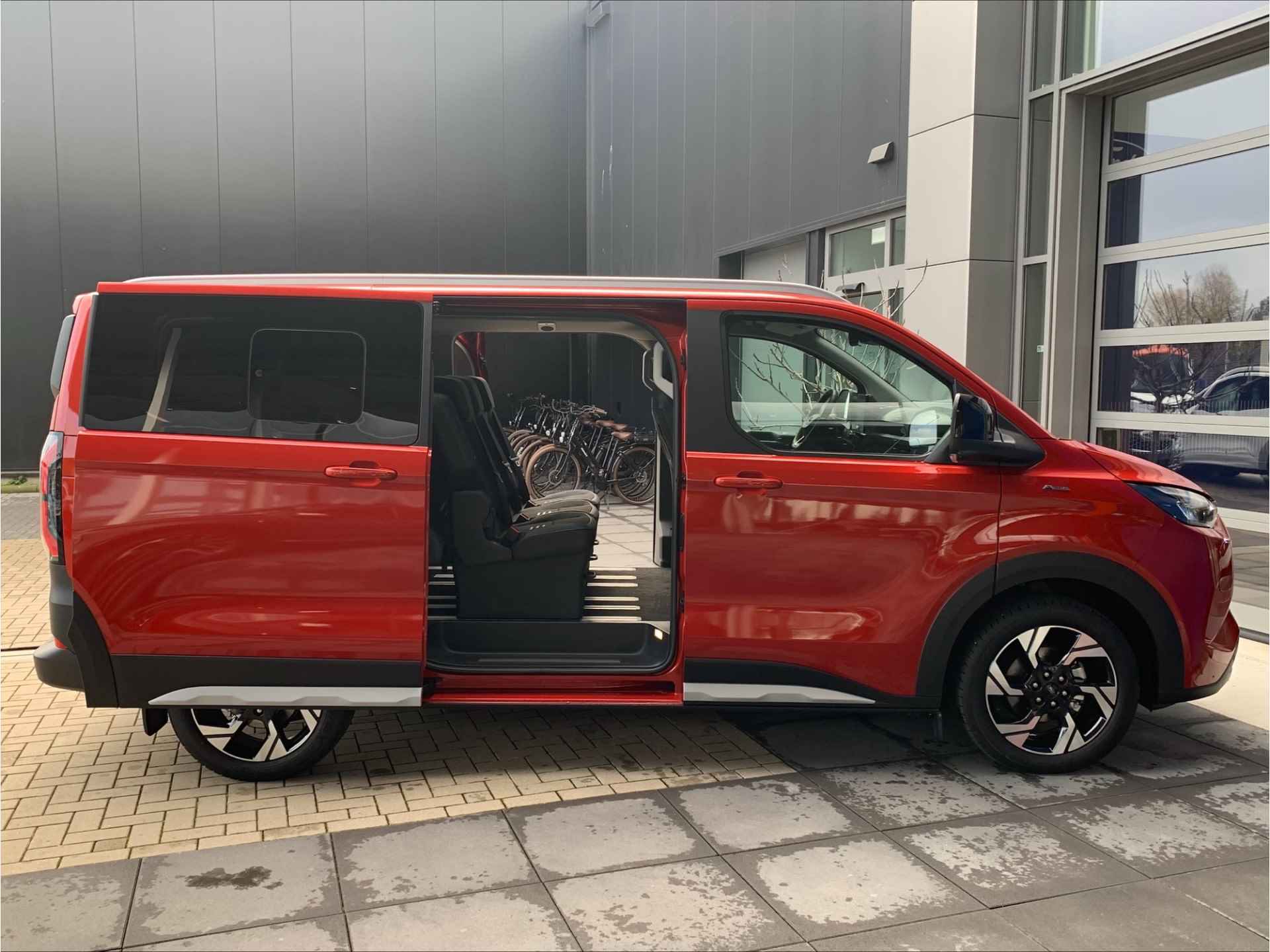 Ford Tourneo Custom 2.5 Plug-IN Hybrid 233 PK | ACTIVE | 1.850 kg Trekgewicht | 8 Persoons | Trekhaak | Leer | B&O | Adaptive Cruise C. | - 13/63