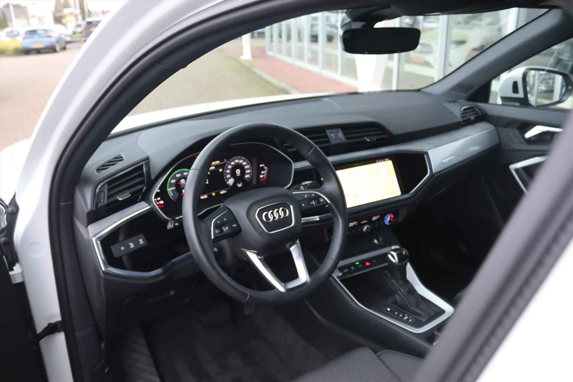 Audi Q3 Sportback 45TFSIe 245PK PHEV AUTOMAAT BLACK E.D. Navi Carplay | Adapt.Cruise | Virtual Cockpit | Keyless | Verlaagd | Electr.Klep | 20 Inch Lm | - 16/65