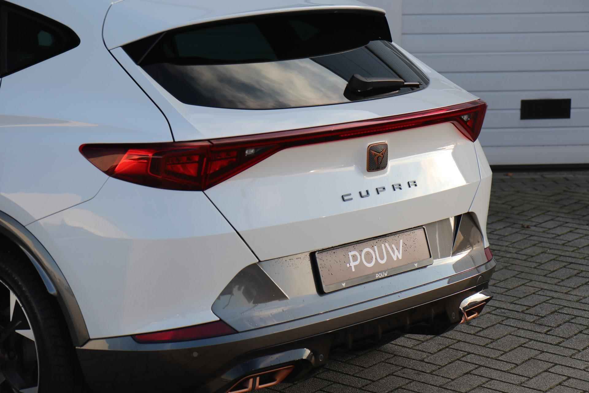 CUPRA Formentor 1.4 e-Hybrid 204pk DSG | Panoramadak | Stoelverwarming | Achteruitrijcamera | Navigatie - 34/45