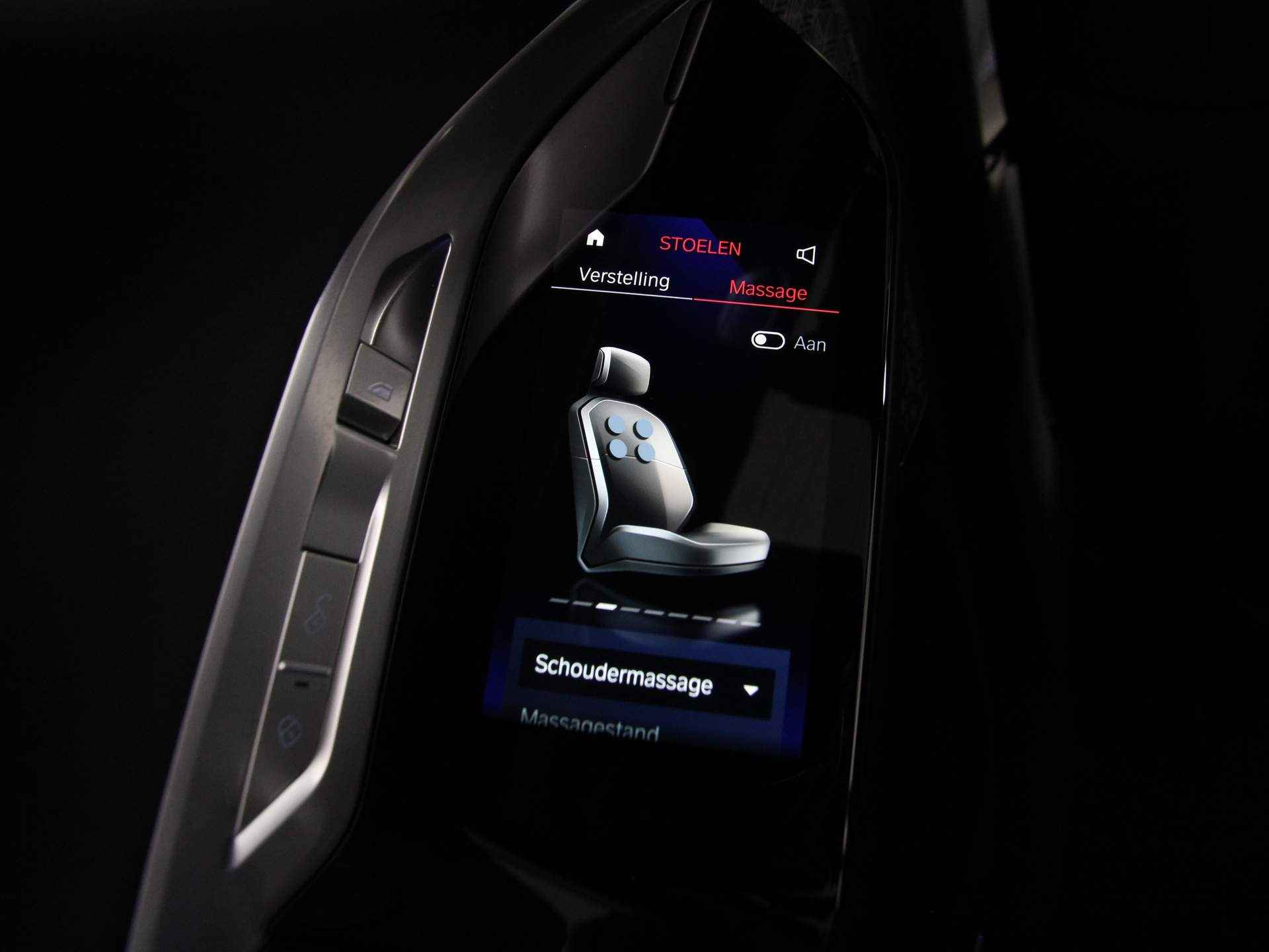 BMW i7 eDrive50 M-Sport Pro Rear-Seat Entertainment Experience - 34/38