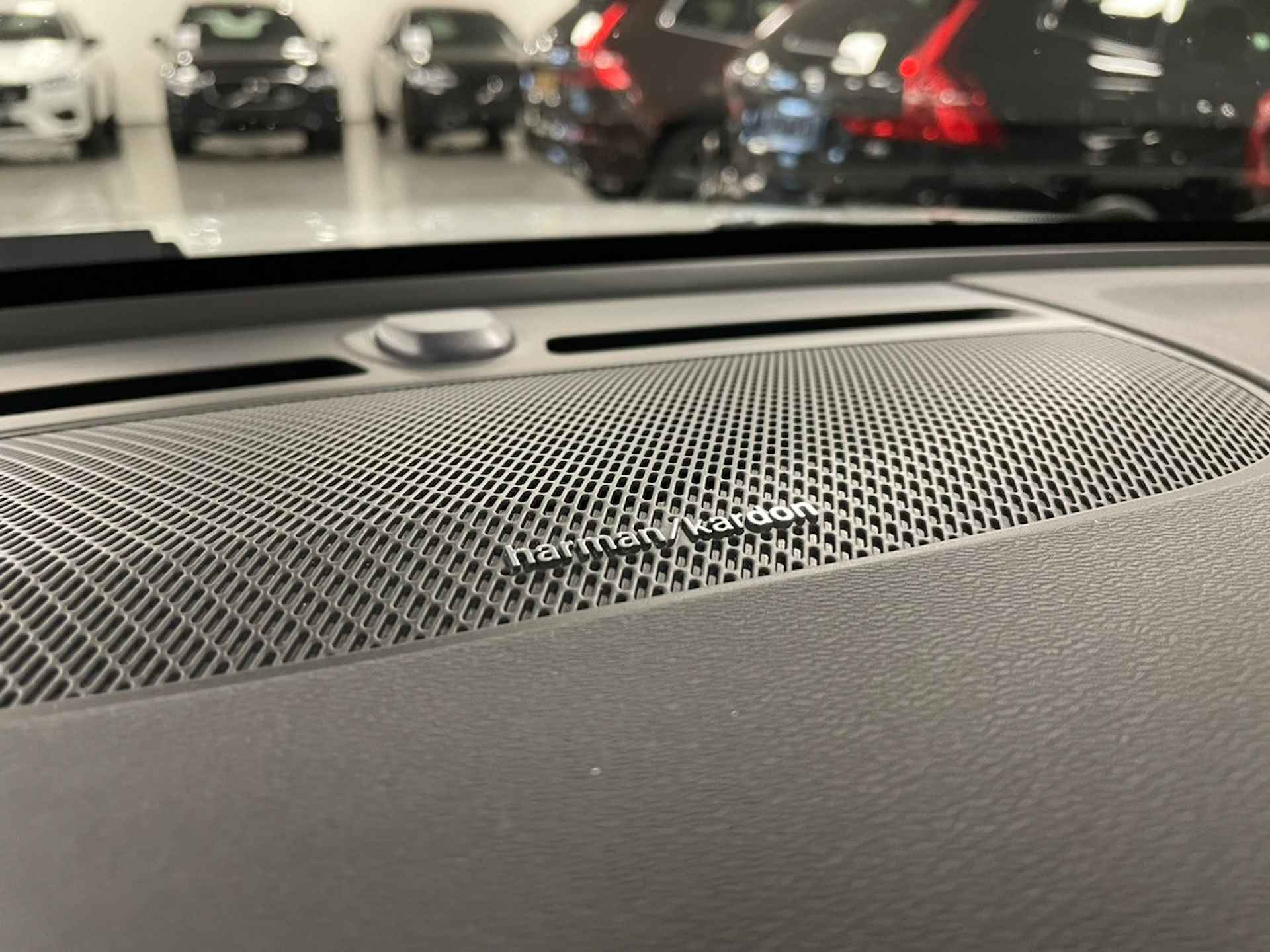 Volvo C40 C40 Recharge Ultimate | Harman Kardon | 360° Camera | Adaptieve Cruise Control | Bestuurdersstoel elektrisch geheugen | BLIS dod - 11/28