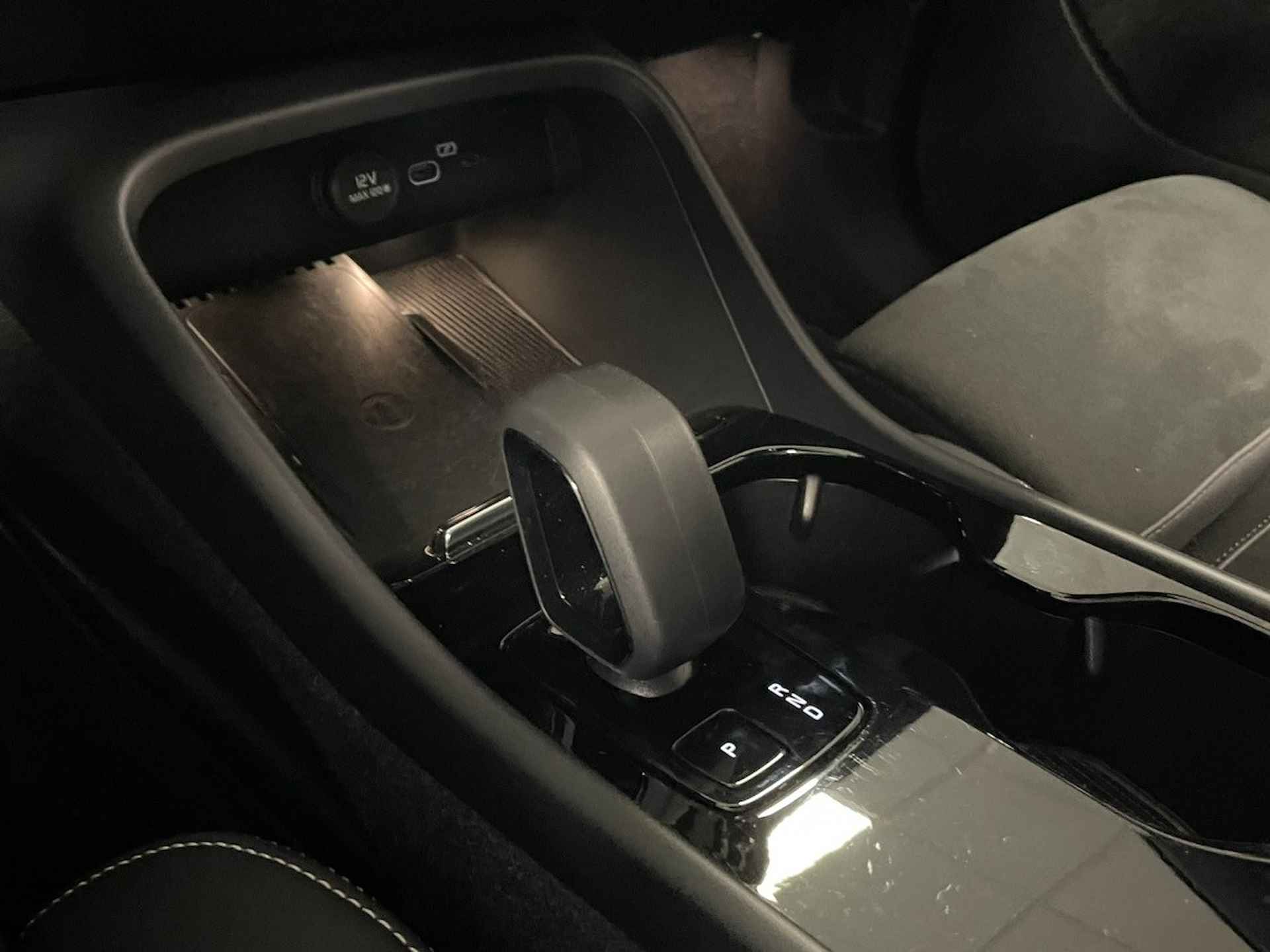 Volvo C40 C40 Recharge Ultimate | Harman Kardon | 360° Camera | Adaptieve Cruise Control | Bestuurdersstoel elektrisch geheugen | BLIS dod - 27/28