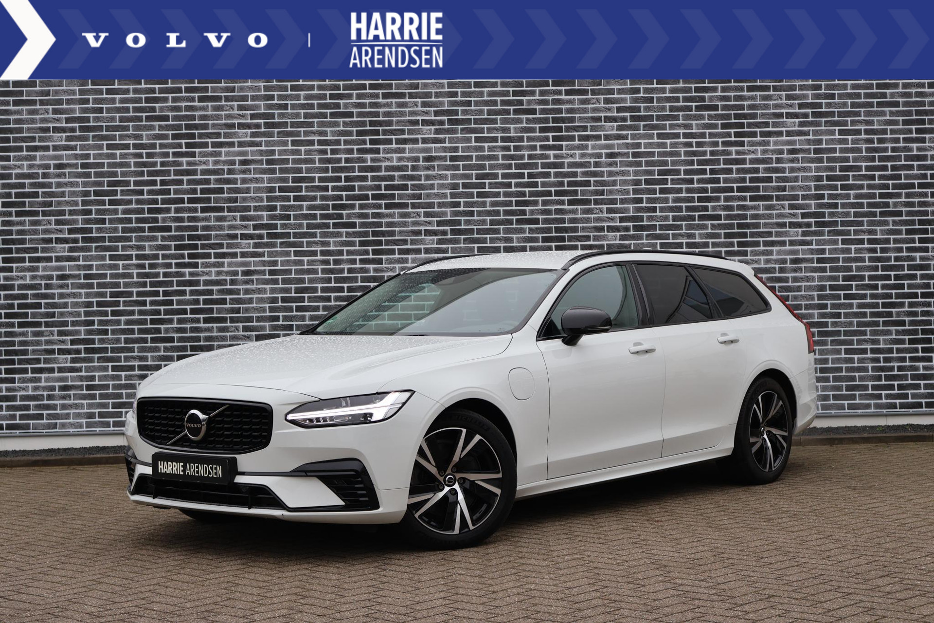 Volvo V90 2.0 T6 AWD R-Design Extra getint glas achter | Trekhaak | Electrische voorstoelen met geheugen | Head Up display | Camera achter