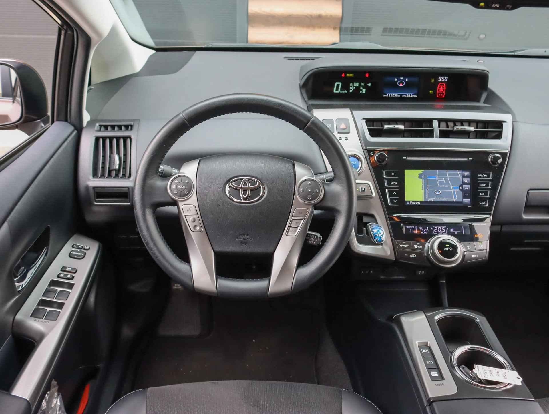 Toyota Prius + 1.8 Dynamic (1ste eig./7pers./NAV./Halfleer/LED/Keyless/Camera/Climate) - 6/45