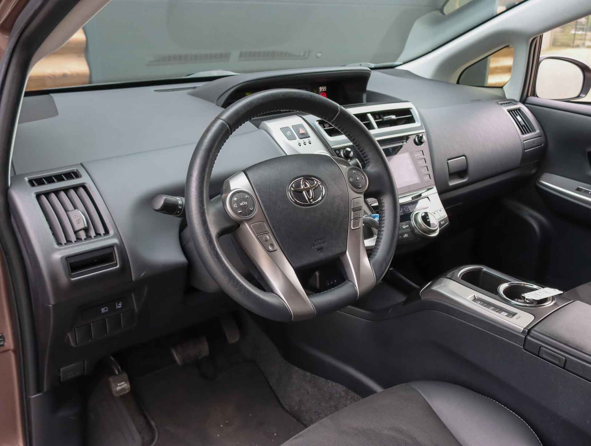 Toyota Prius + 1.8 Dynamic (1ste eig./7pers./NAV./Halfleer/LED/Keyless/Camera/Climate) - 7/45