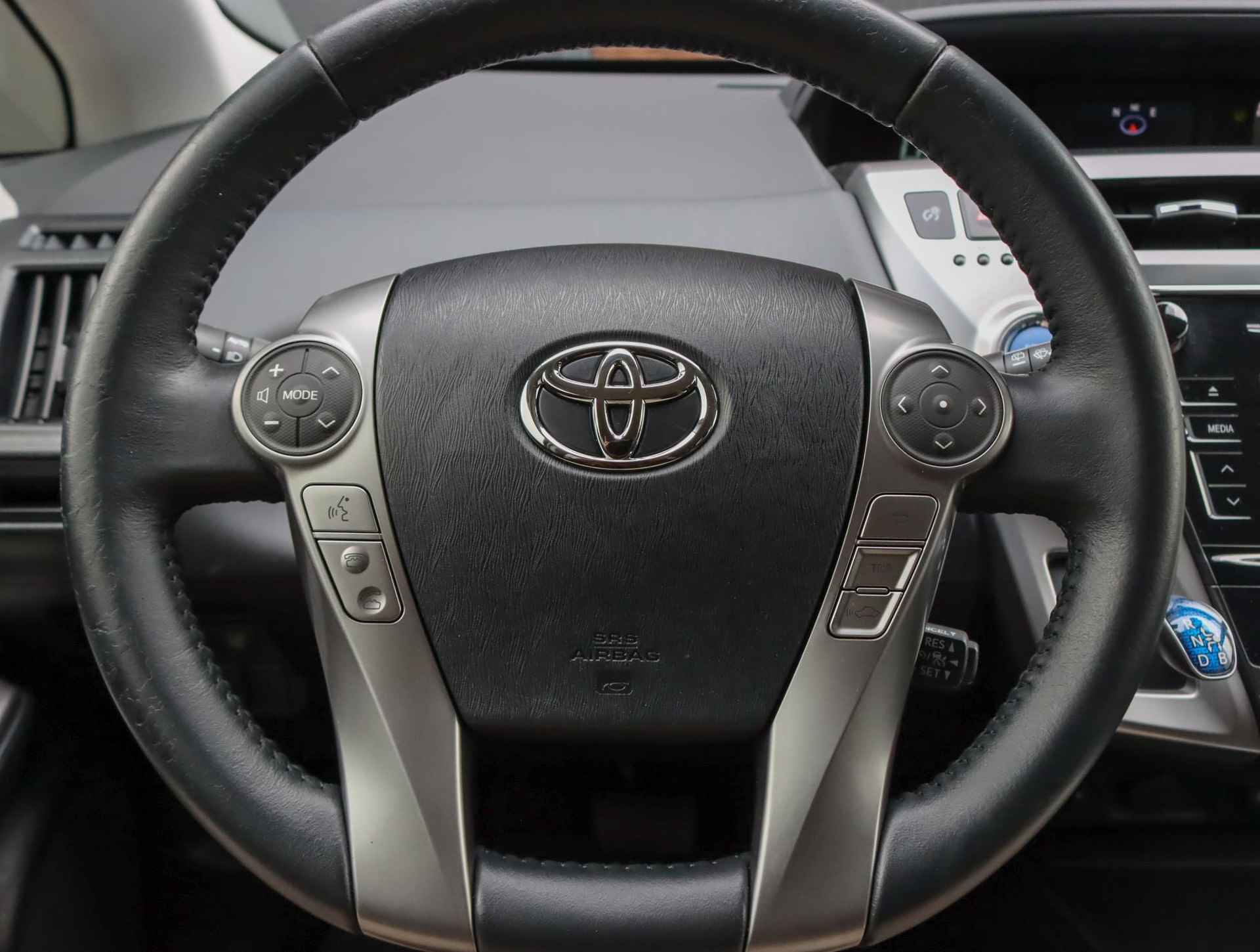 Toyota Prius + 1.8 Dynamic (1ste eig./7pers./NAV./Halfleer/LED/Keyless/Camera/Climate) - 21/45