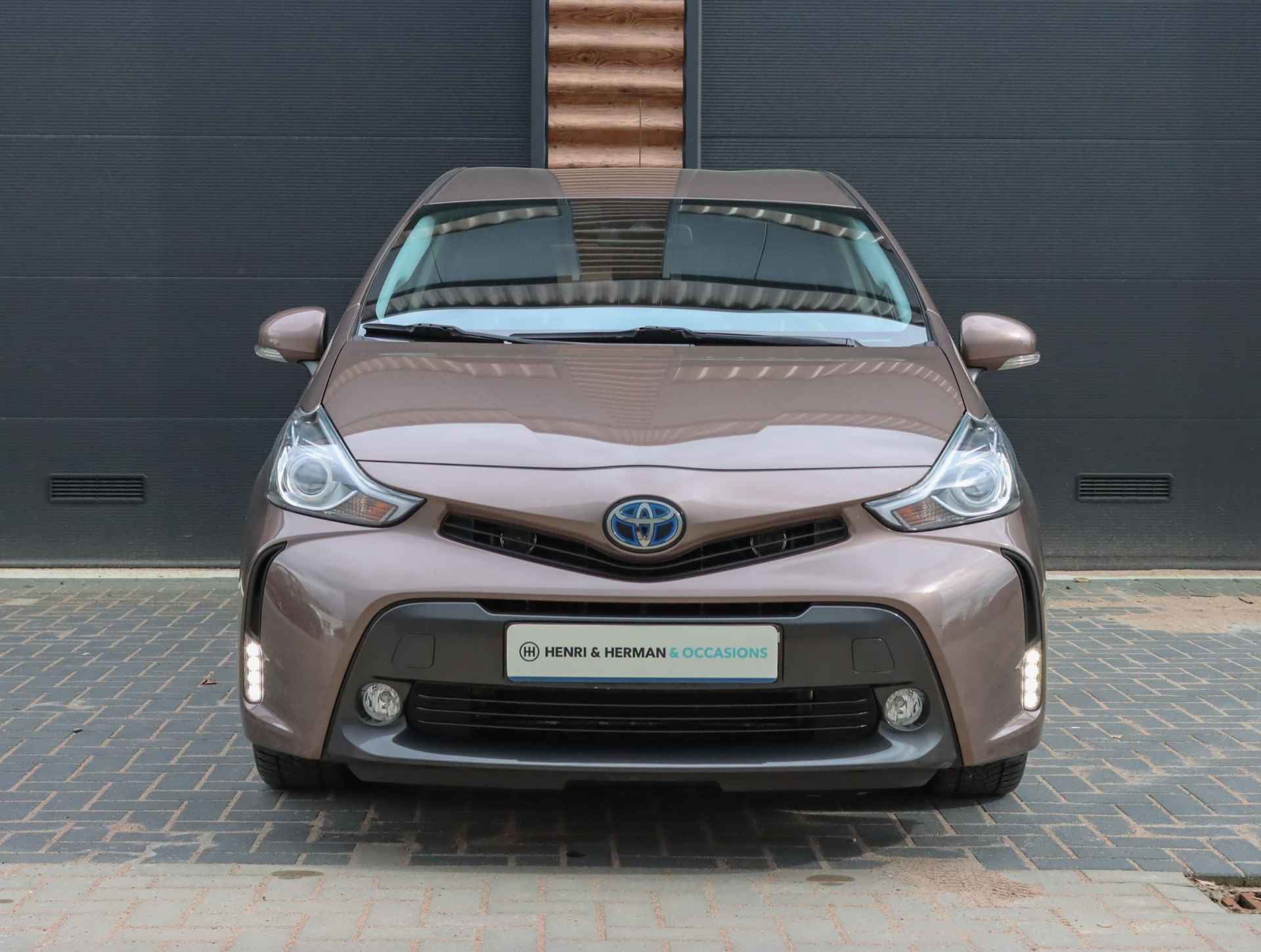 Toyota Prius + 1.8 Dynamic (1ste eig./7pers./NAV./Halfleer/LED/Keyless/Camera/Climate) - 38/45