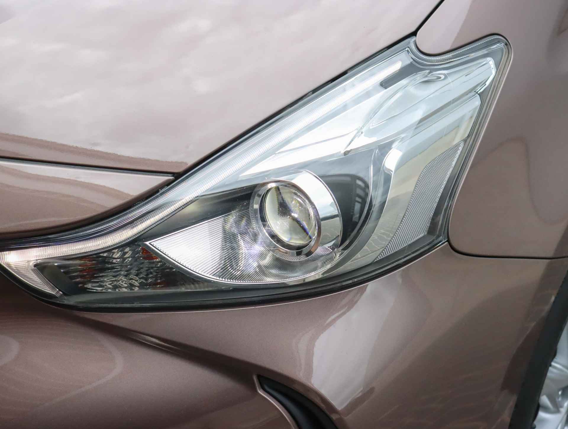 Toyota Prius + 1.8 Dynamic (1ste eig./7pers./NAV./Halfleer/LED/Keyless/Camera/Climate) - 42/45