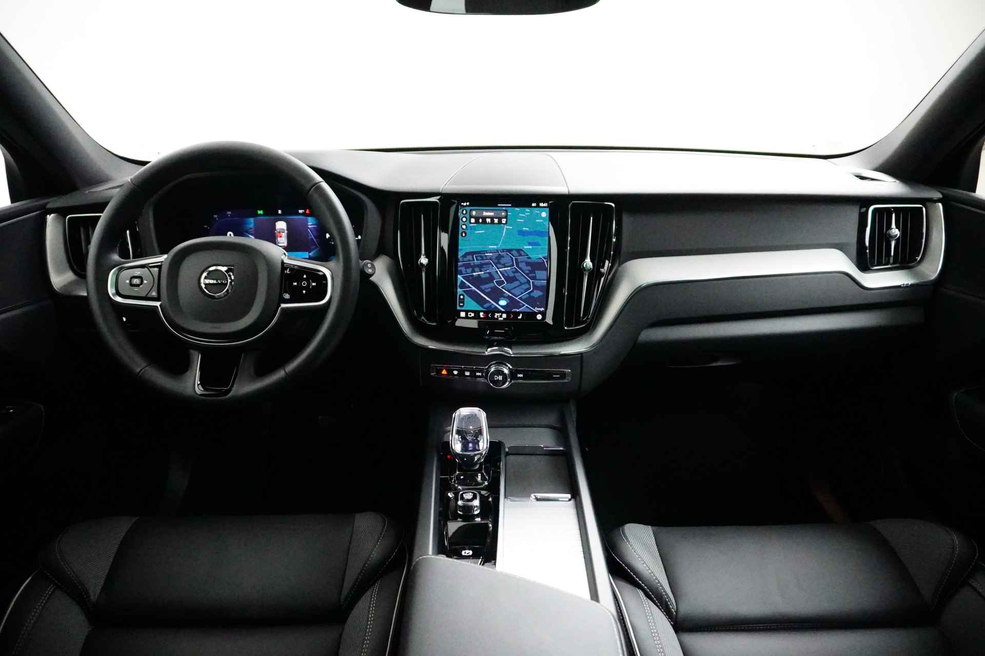 Volvo XC60 Recharge T6 AWD Plus Dark | Panoramadak | Sportstoelen | Sportstuur | Adaptive Cruise | Stuur/stoelverwarming | BLIS | Trekhaak - 12/35