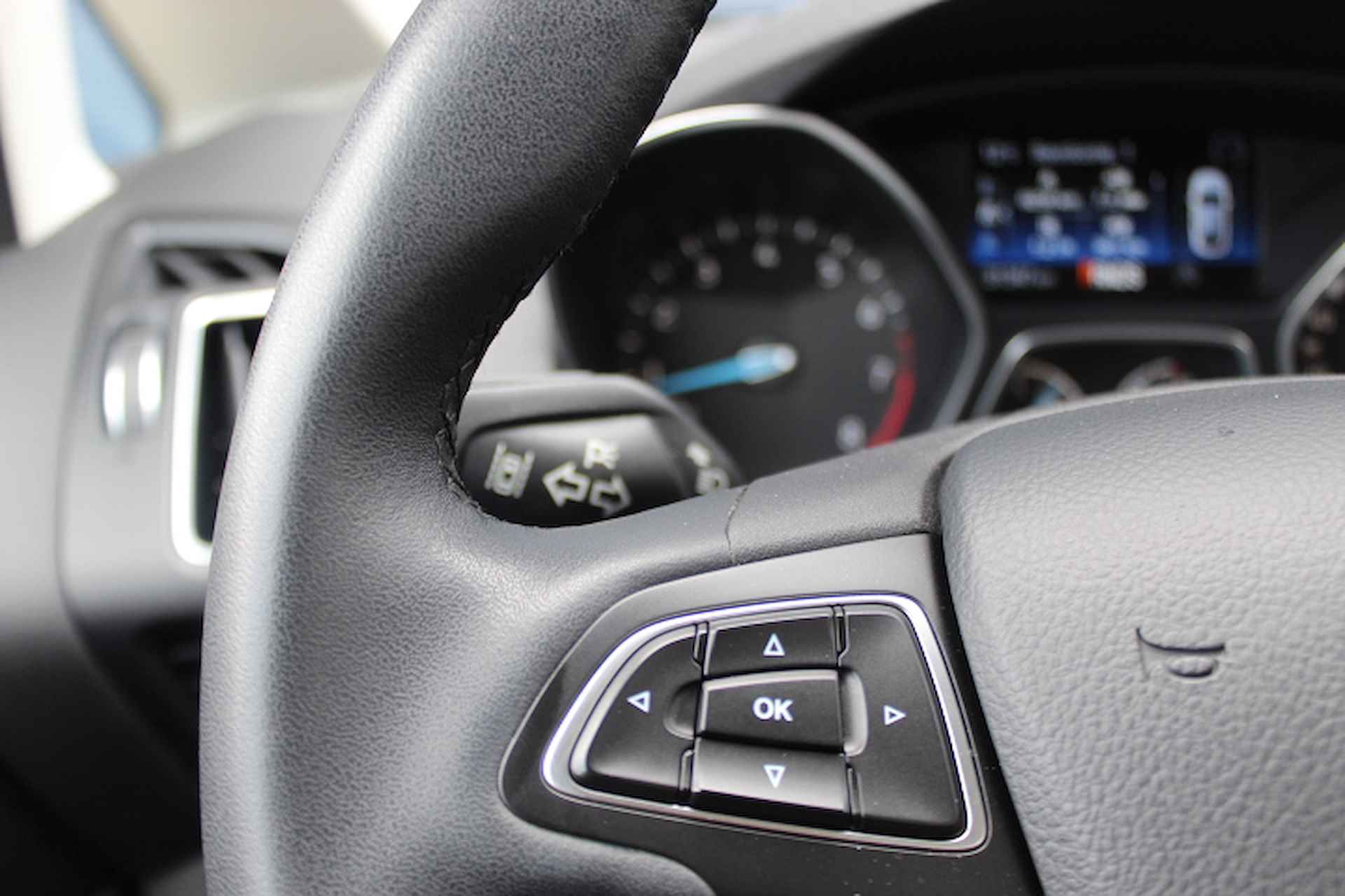 FORD C-Max 1.5 EcoBoost 150pk AUTOMAAT  Titanium Camera | Adaptive cruise control  | Navigatie | Trekhaak - 16/41