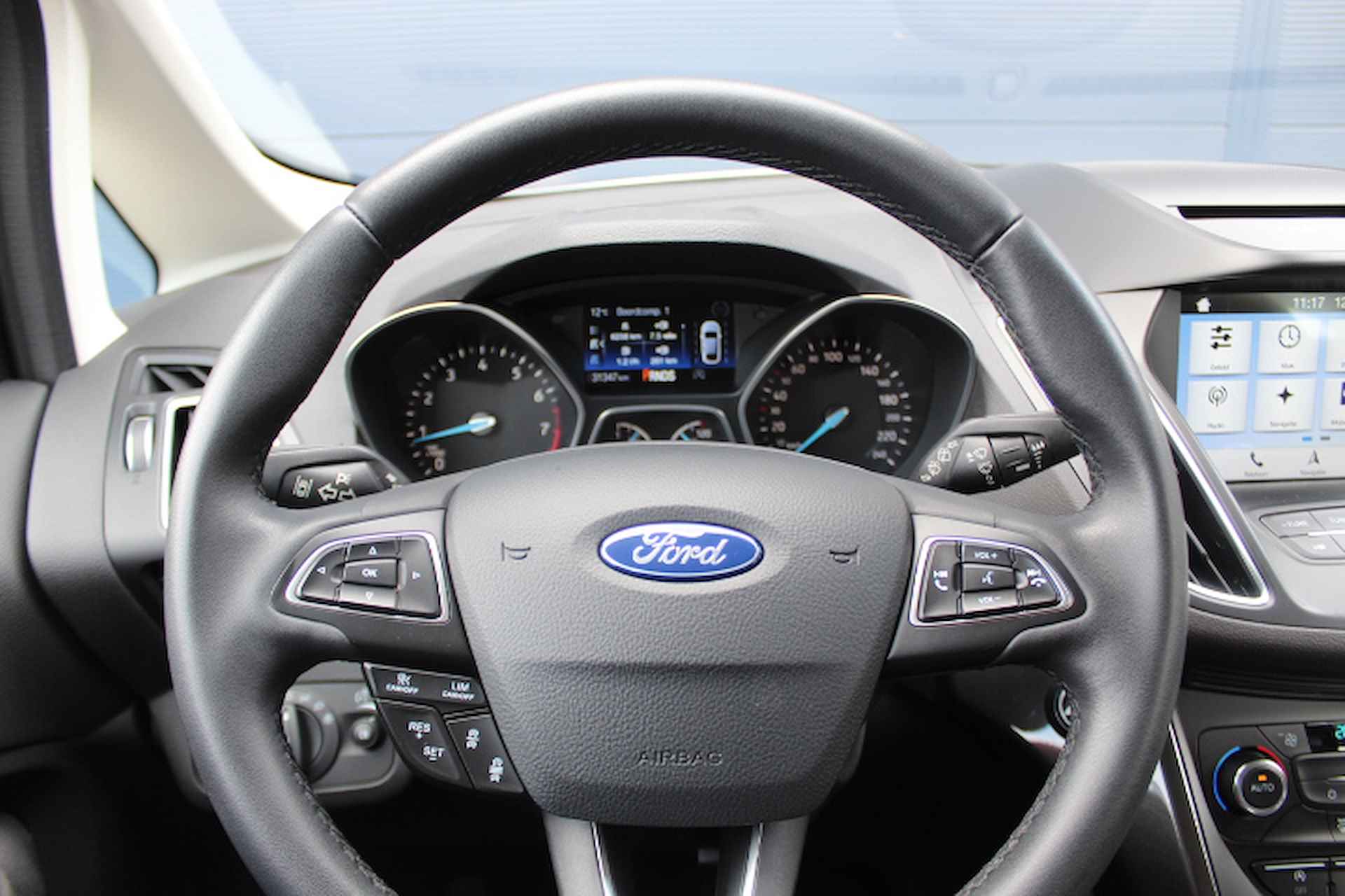 FORD C-Max 1.5 EcoBoost 150pk AUTOMAAT  Titanium Camera | Adaptive cruise control  | Navigatie | Trekhaak - 25/41