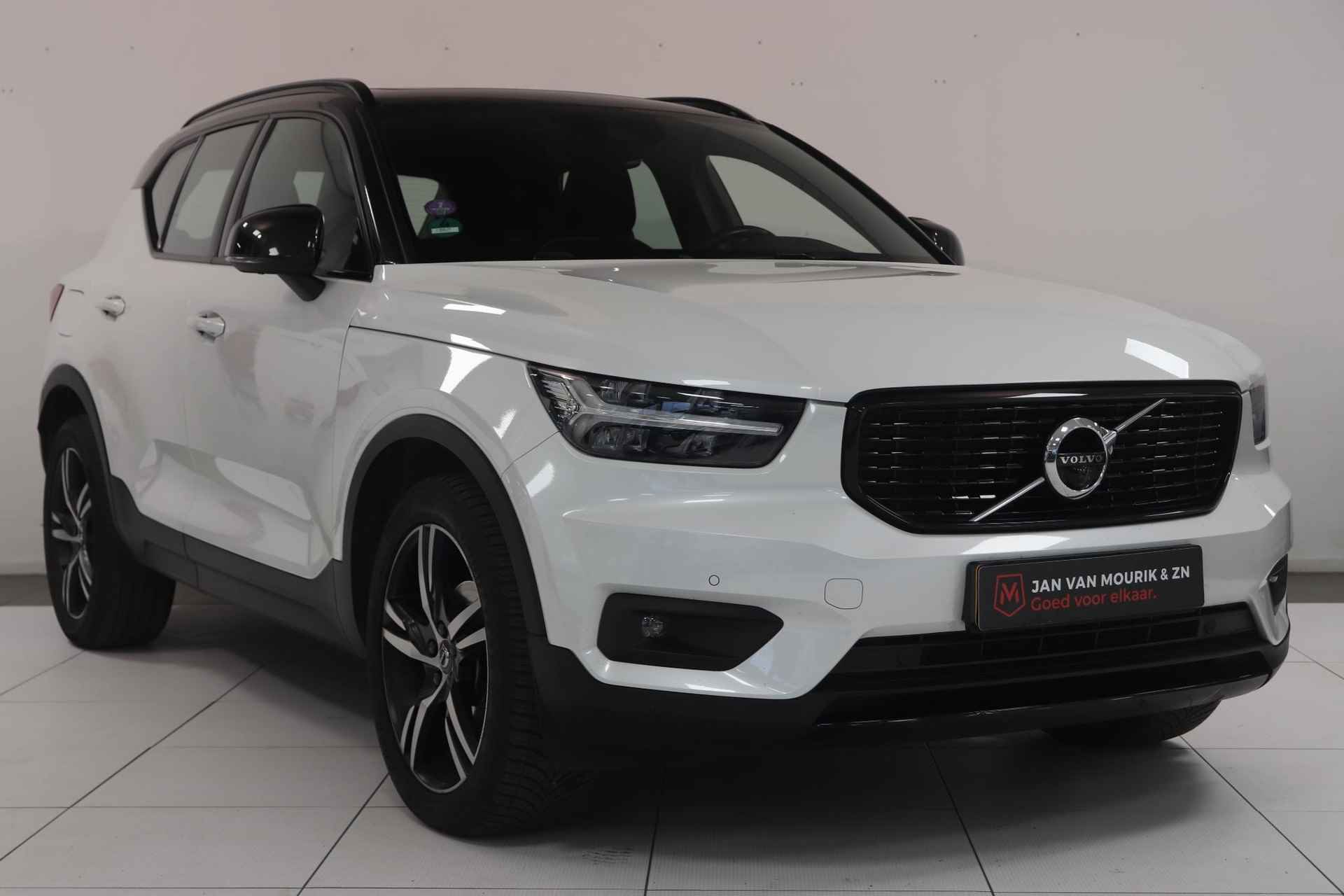 Volvo XC40 1.5 T3 Automaat | R-Design | Schuif kanteldak | Harman & Kardon | electr. achterklep | rondom zicht camera | - 9/38