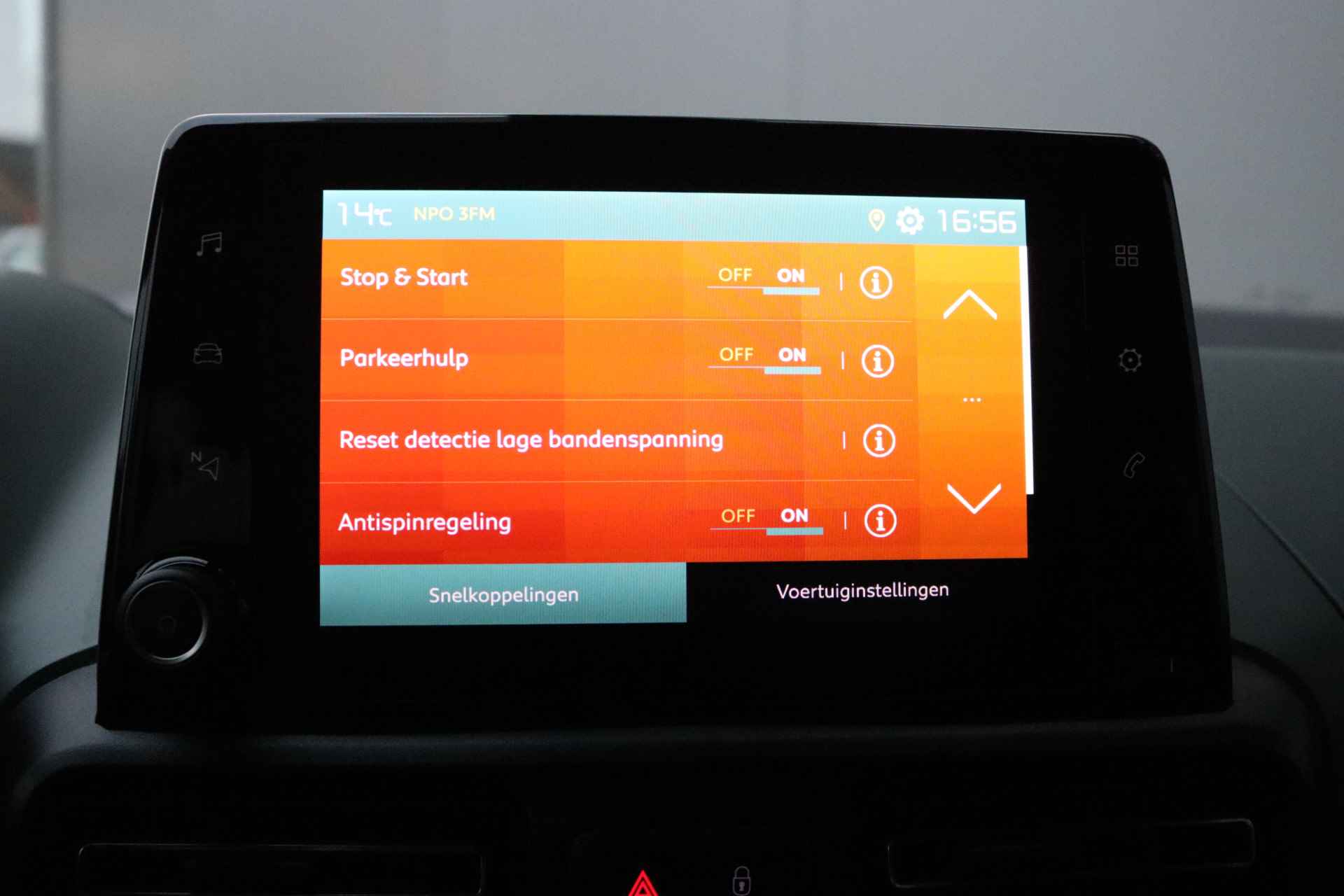 Citroën Berlingo 1.2 PureT. Automaat Shine Carplay/Parkeerhulp/Cruise-Control/Climate-Control - 22/35