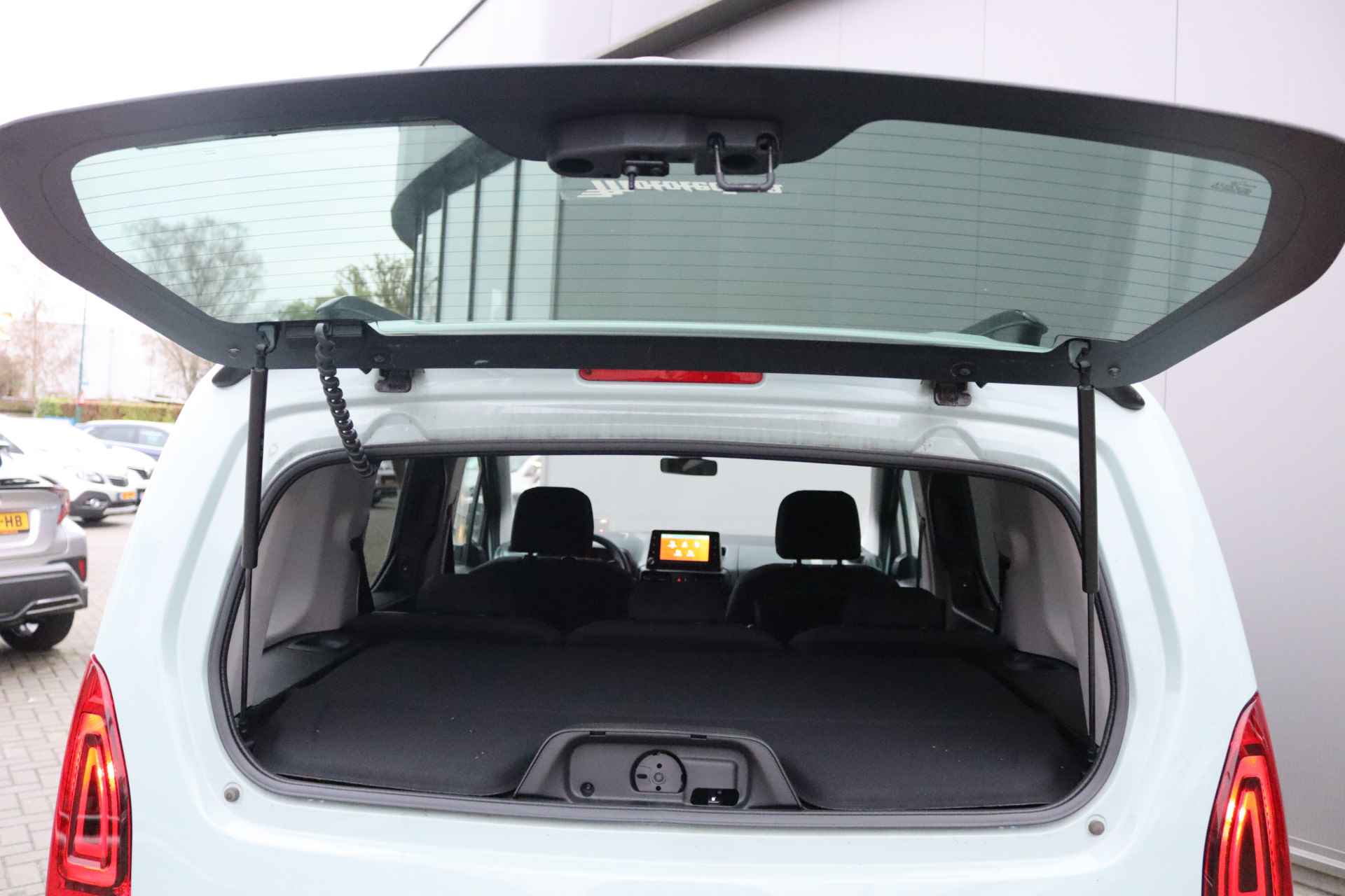 Citroën Berlingo 1.2 PureT. Automaat Shine Carplay/Parkeerhulp/Cruise-Control/Climate-Control - 29/35